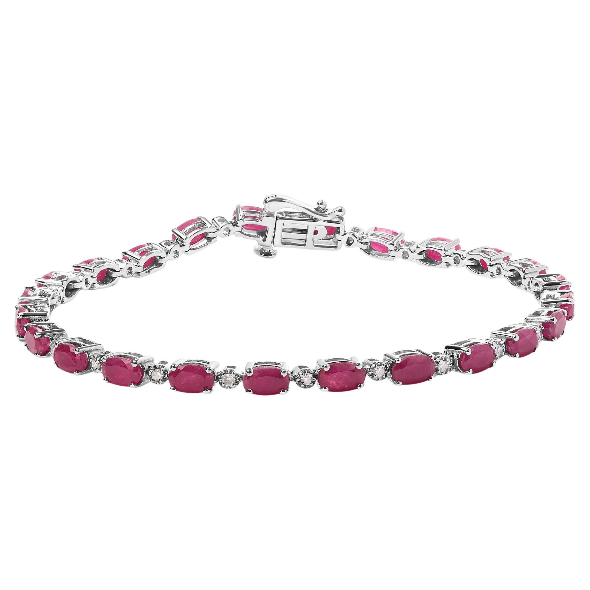 Bracciale in argento 925 con rubino ovale e diamante da 1/4 di carato A Link