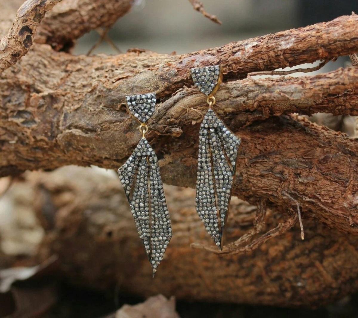 925 Orecchini penzolanti con diamanti in argento Sterling Silver Designer Regalo di Natale. In condizioni Nuovo in vendita a Chicago, IL