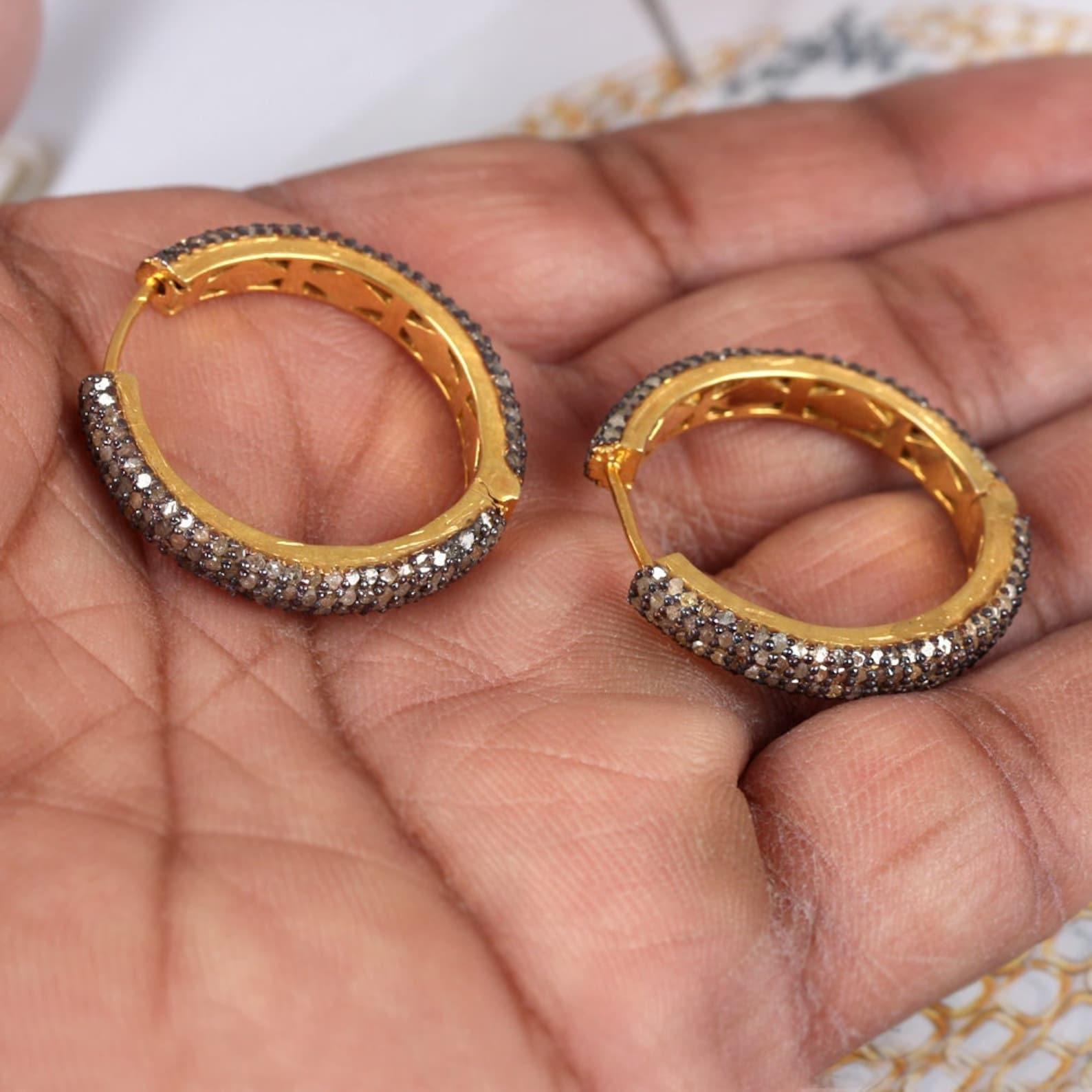 Orecchino a cerchio in argento 925 con pavé di diamanti per lei Bellissimo regalo di anniversario in vendita 6