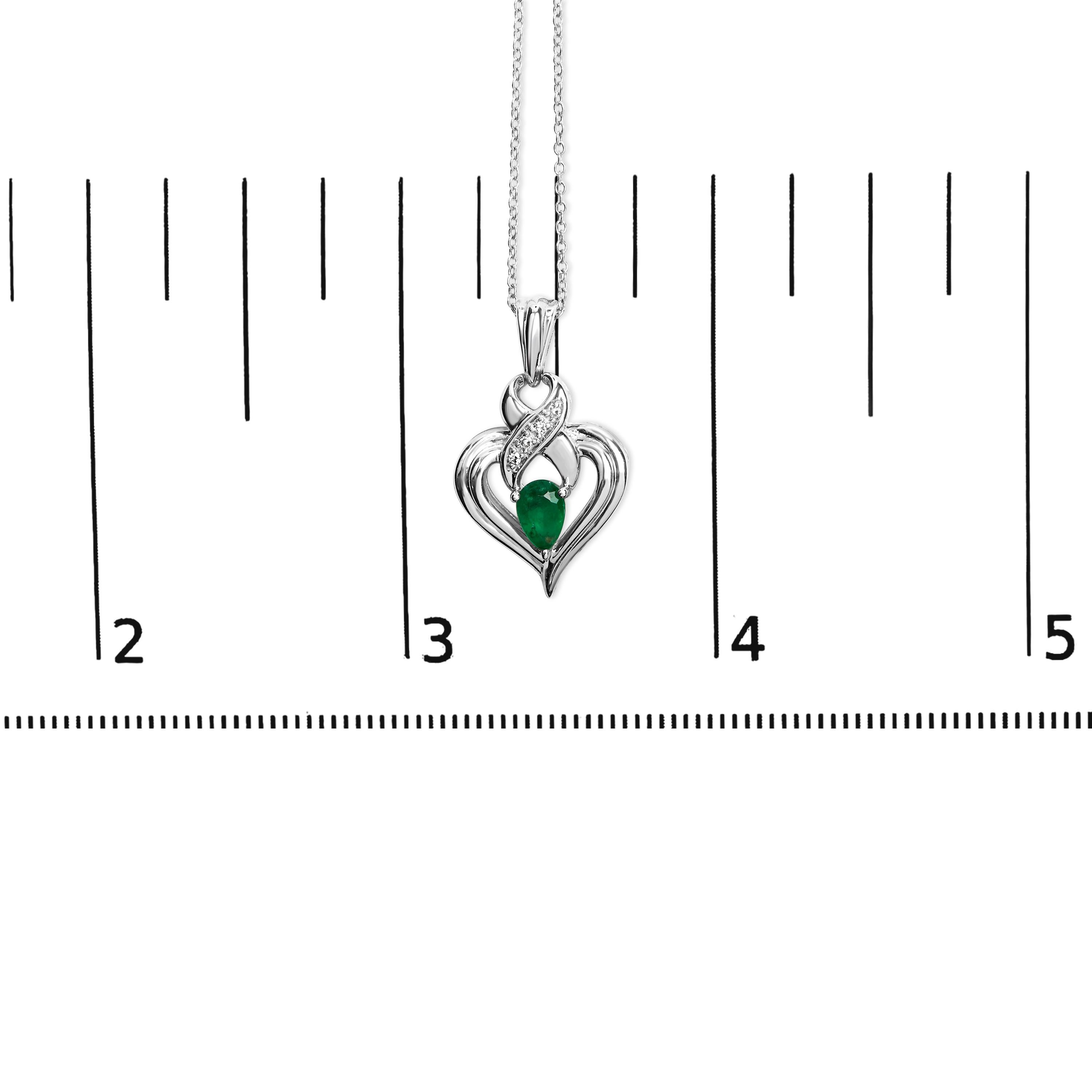 .925 Sterling Silver Pear Emerald and Diamond Accent Heart Pendant Necklace In New Condition For Sale In New York, NY