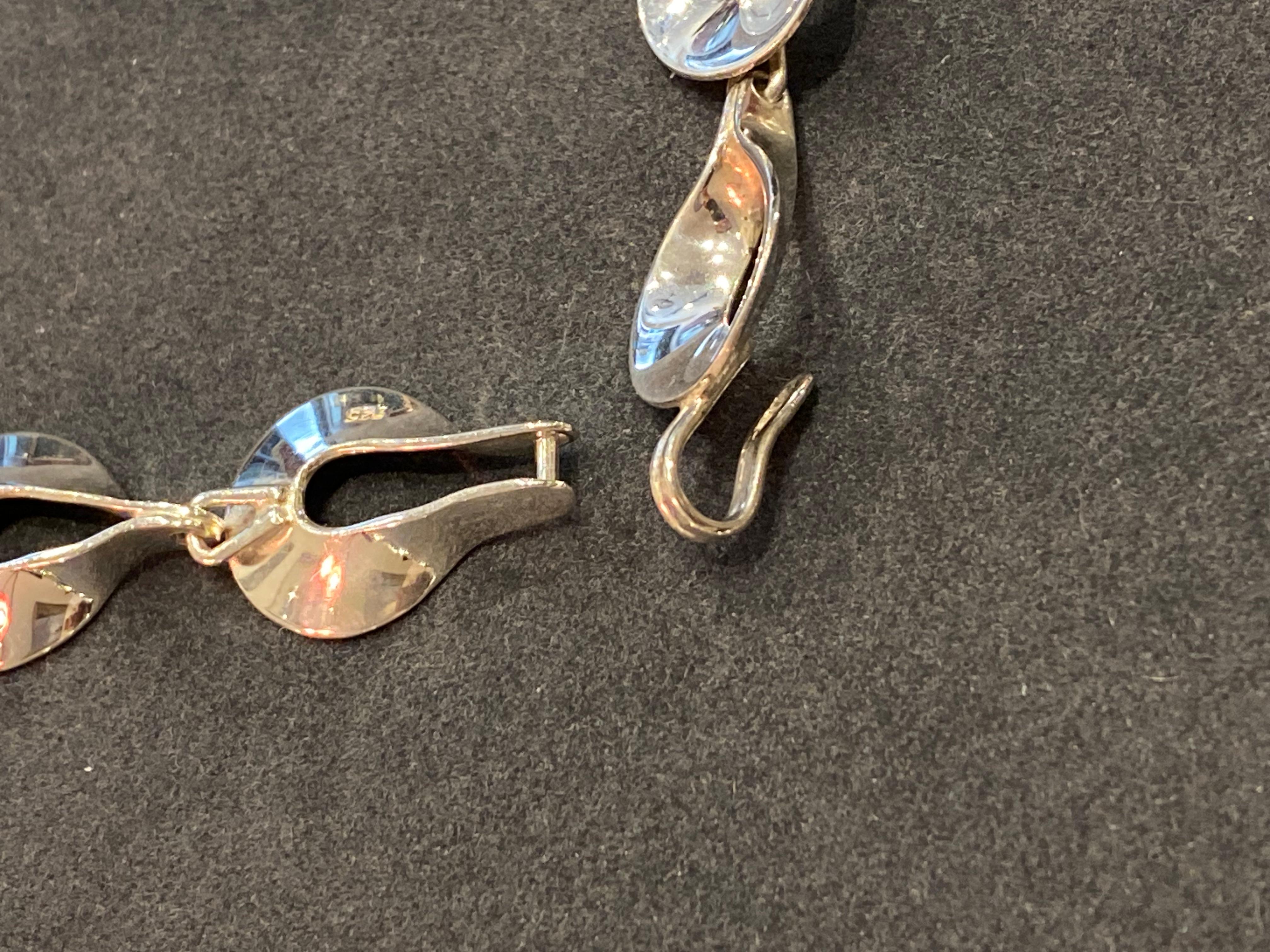 Collana italiana in argento 925 con maglie a forma di pera traforate, 48,5 cm. in vendita 2