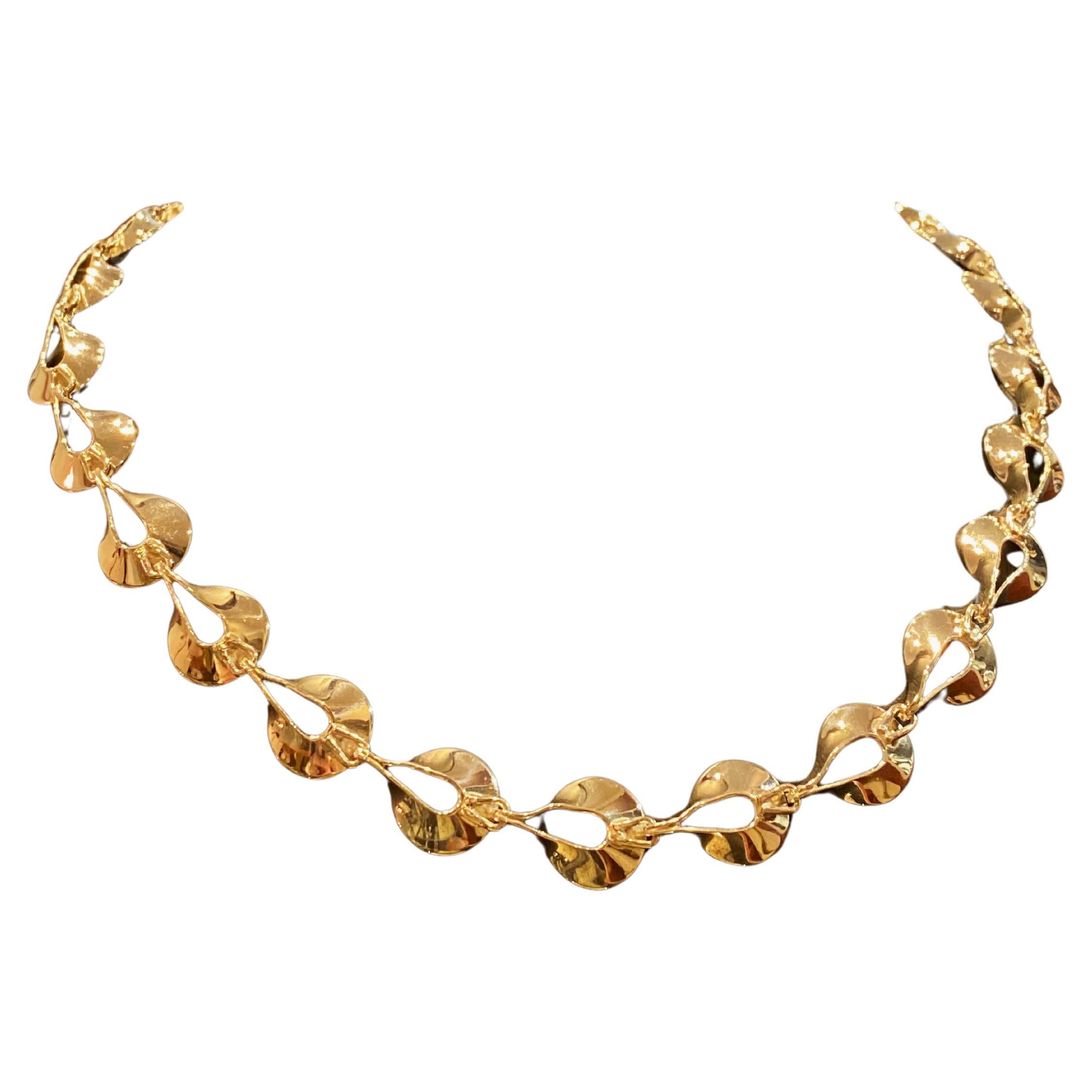 Collana italiana in argento 925 con maglie a forma di pera traforate, 48,5 cm. in vendita