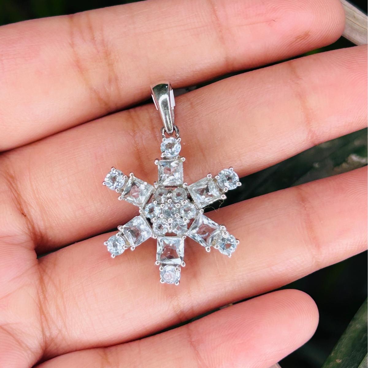 Women's 925 Sterling Silver Pendant Necklace Aquamarine Snowflake Pendant for Grandma For Sale