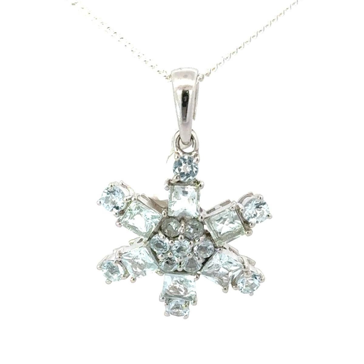 925 Sterling Silver Pendant Necklace Aquamarine Snowflake Pendant for Grandma For Sale 2