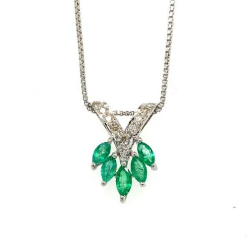 Art Deco Natural Emerald and Diamond Chain Pendant Birthstone Necklace for Mothers Day For Sale