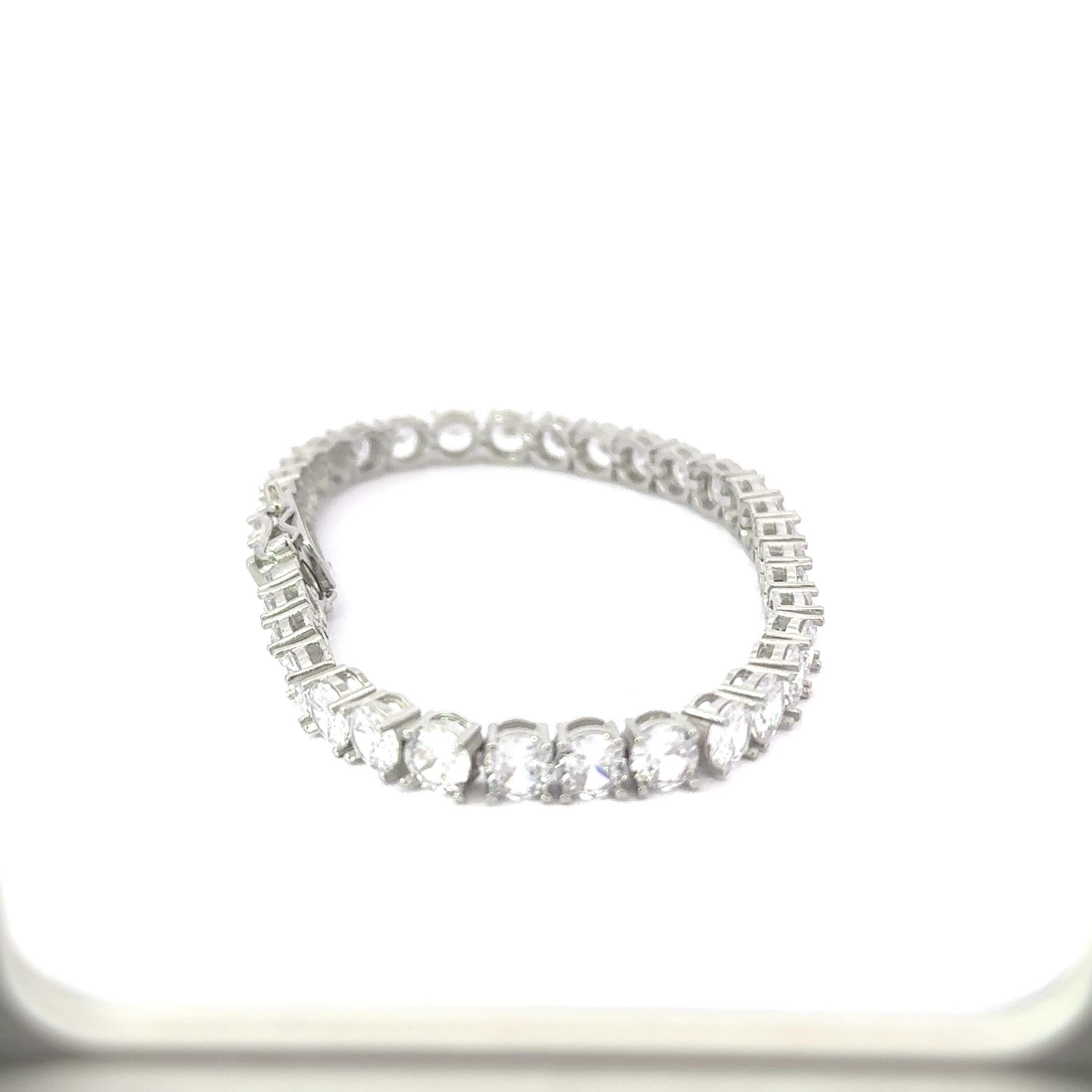 925 Sterling Silber Zacken Runde Form Strass Tennisarmband für Mutterschaft Geschenk (Modernistisch) im Angebot