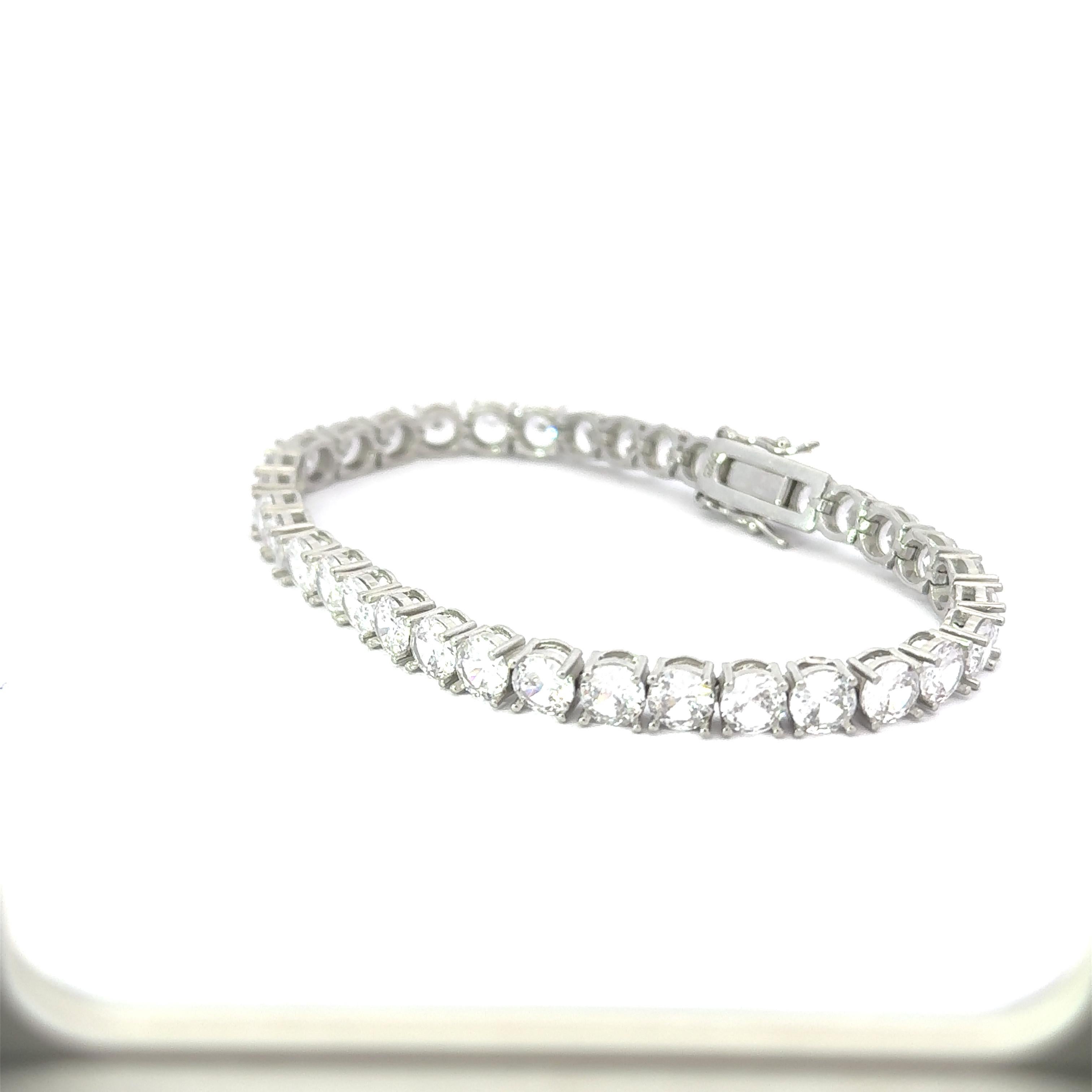 925 Sterling Silber Zacken Runde Form Strass Tennisarmband für Mutterschaft Geschenk (Rundschliff) im Angebot