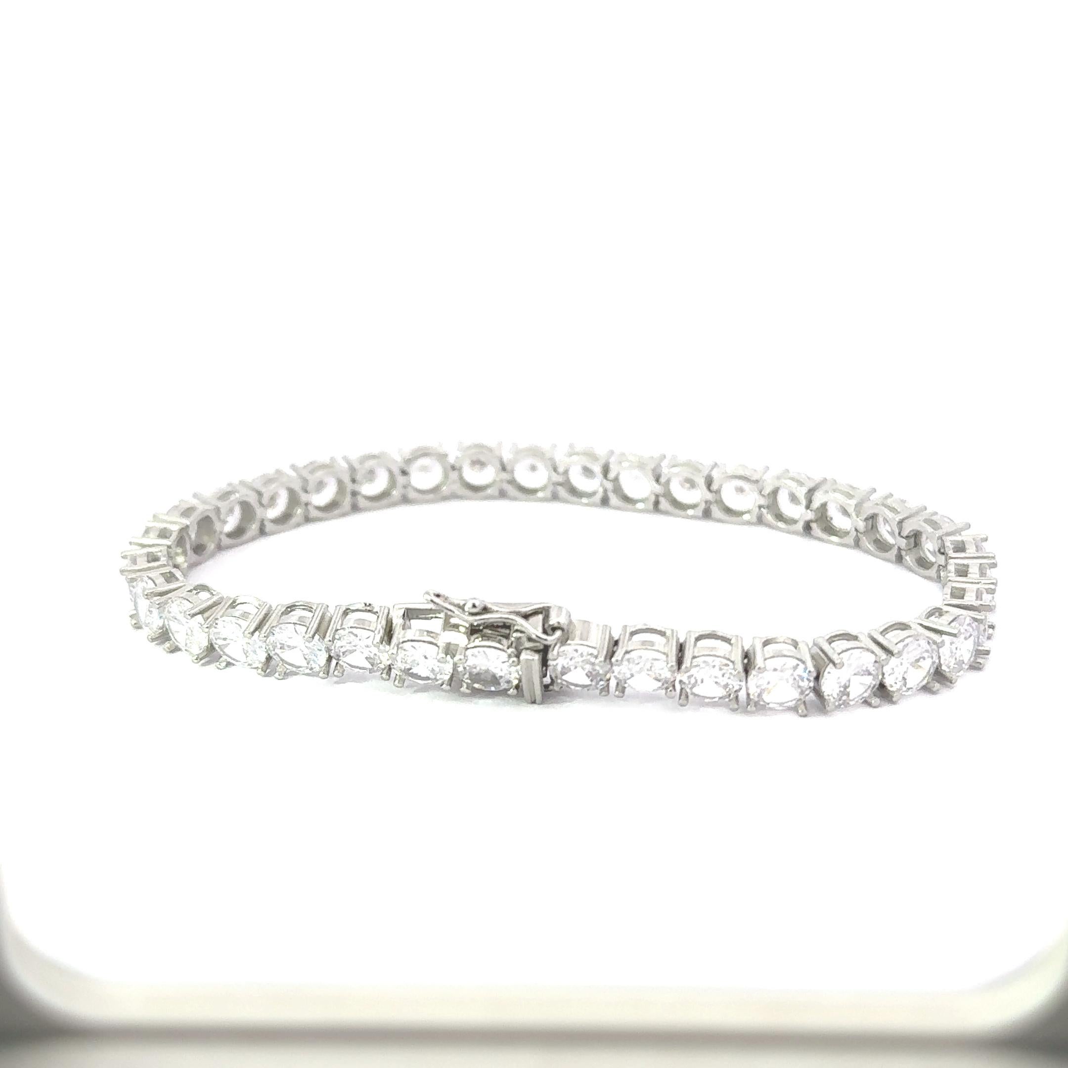 925 Sterling Silber Zacken Runde Form Strass Tennisarmband für Mutterschaft Geschenk Damen im Angebot