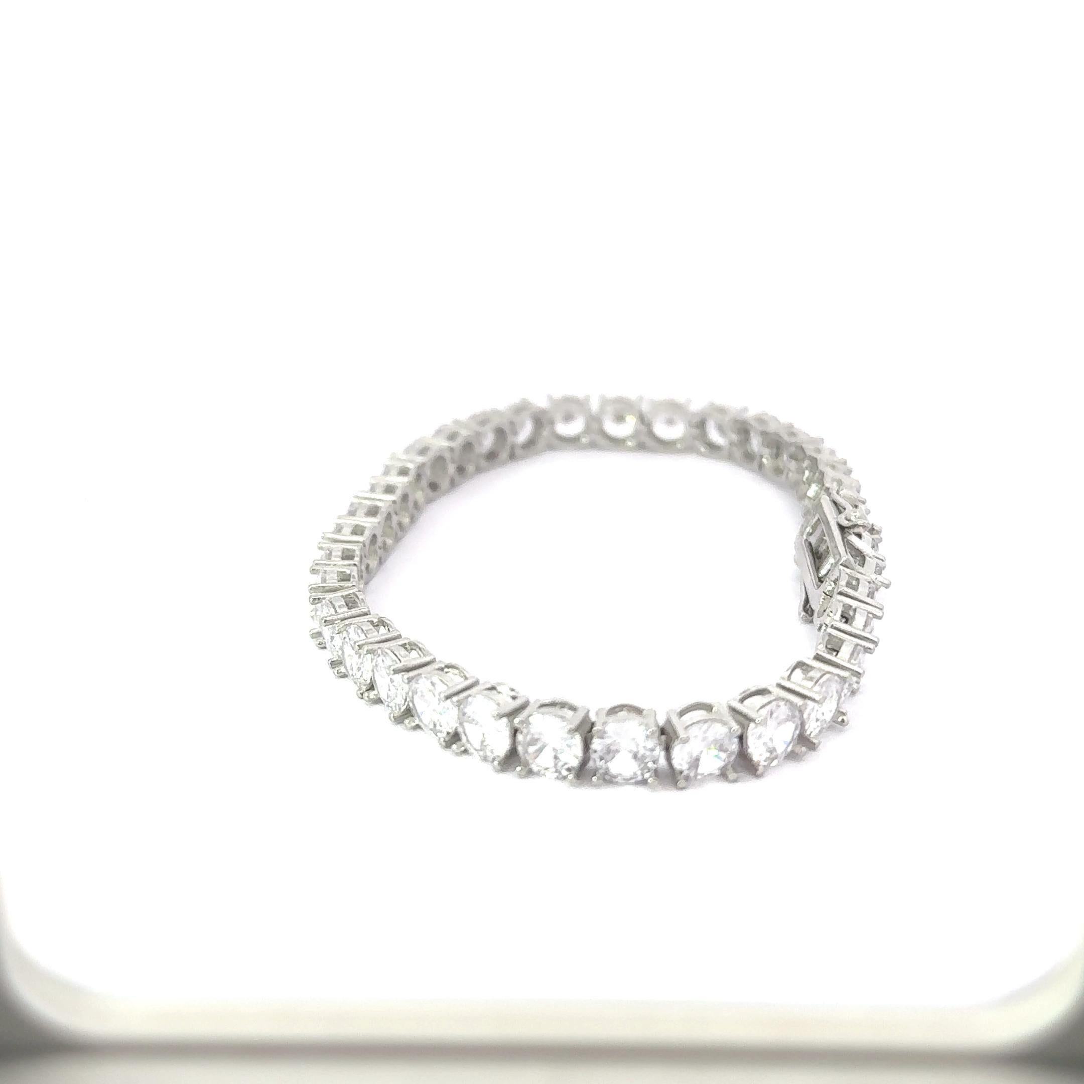 925 Sterling Silber Zacken Runde Form Strass Tennisarmband für Mutterschaft Geschenk im Angebot 1