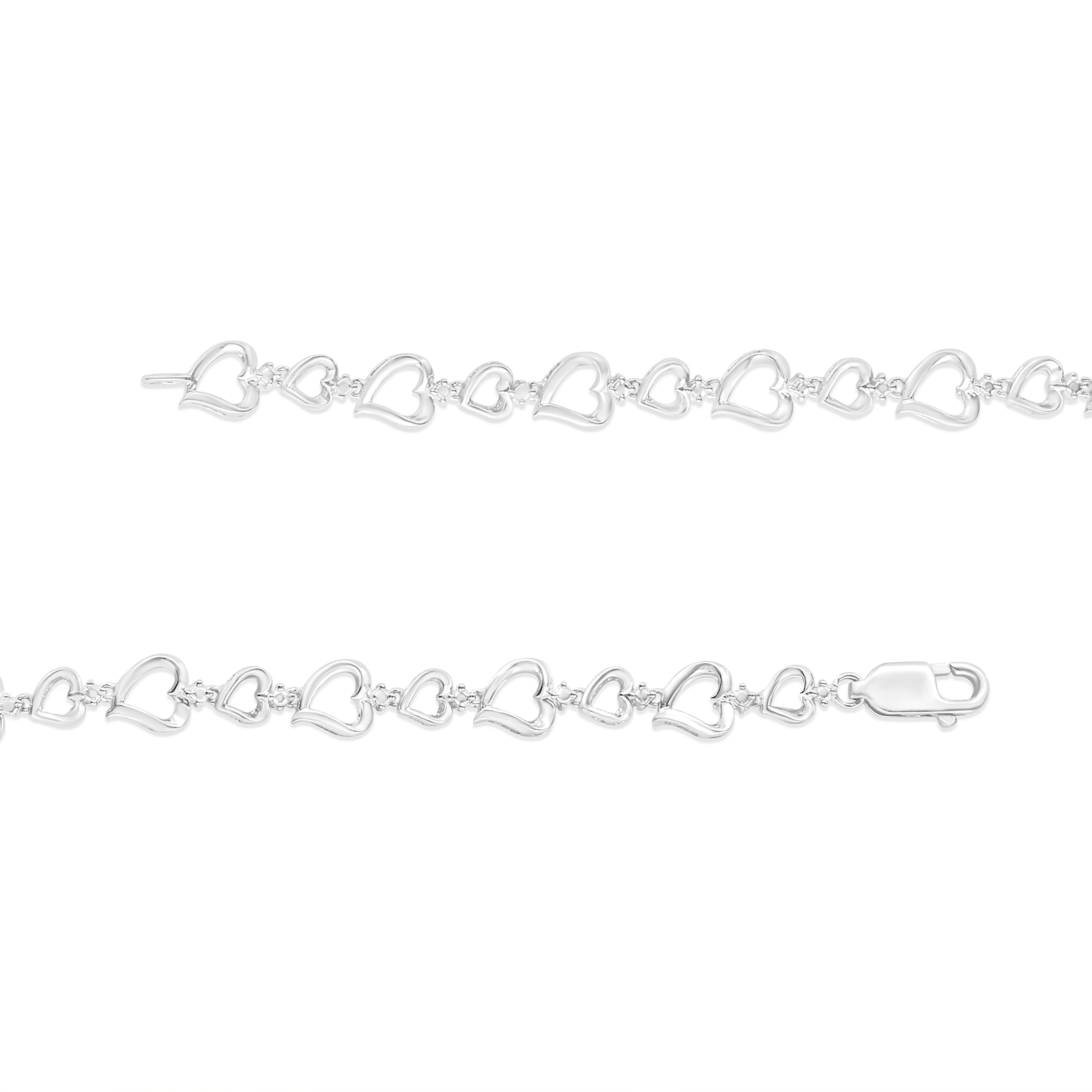 .925 Plata de Ley Pulsera de eslabones de corazón alternos con diamantes engastados en garras Contemporáneo en venta