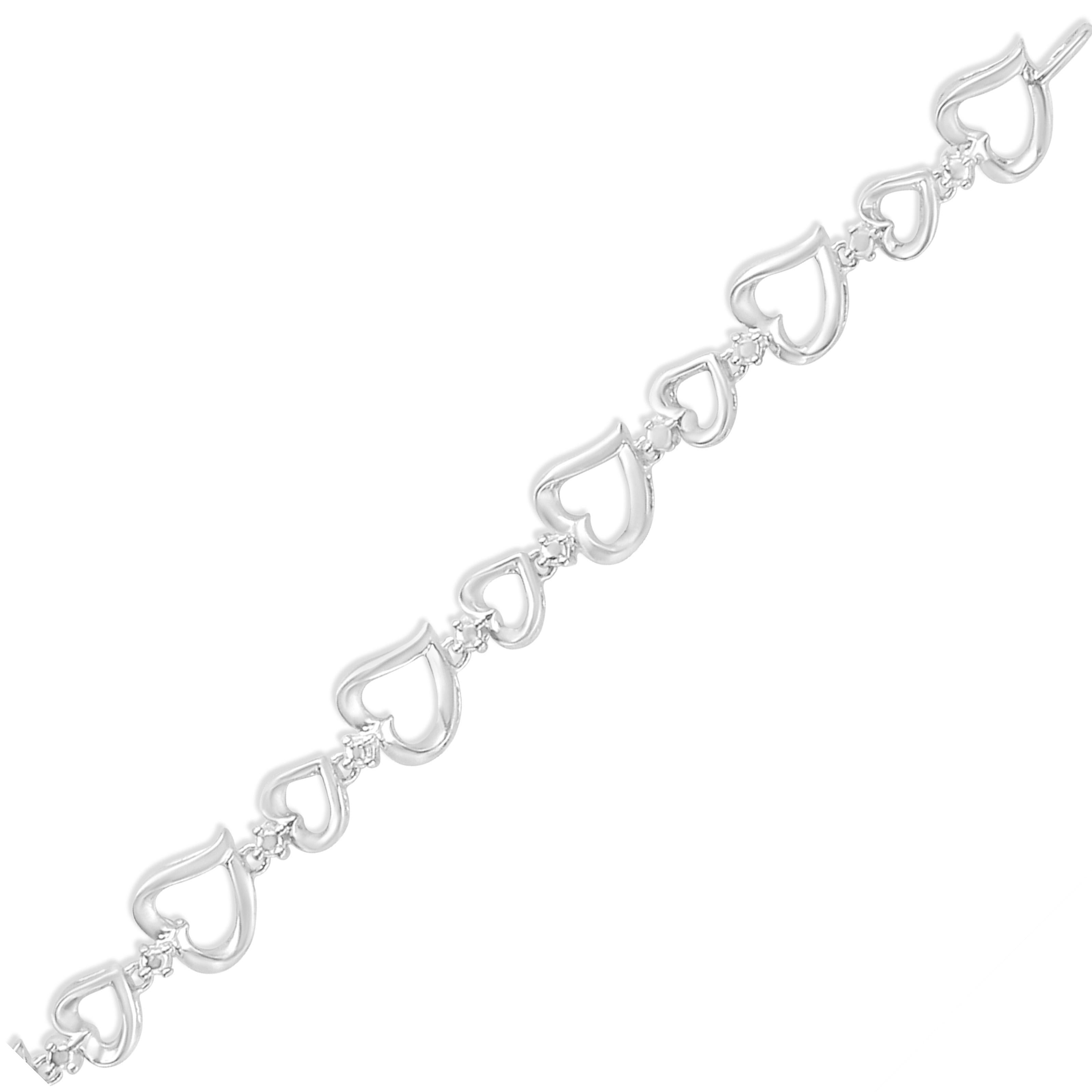 .925 Plata de Ley Pulsera de eslabones de corazón alternos con diamantes engastados en garras Corte redondo en venta