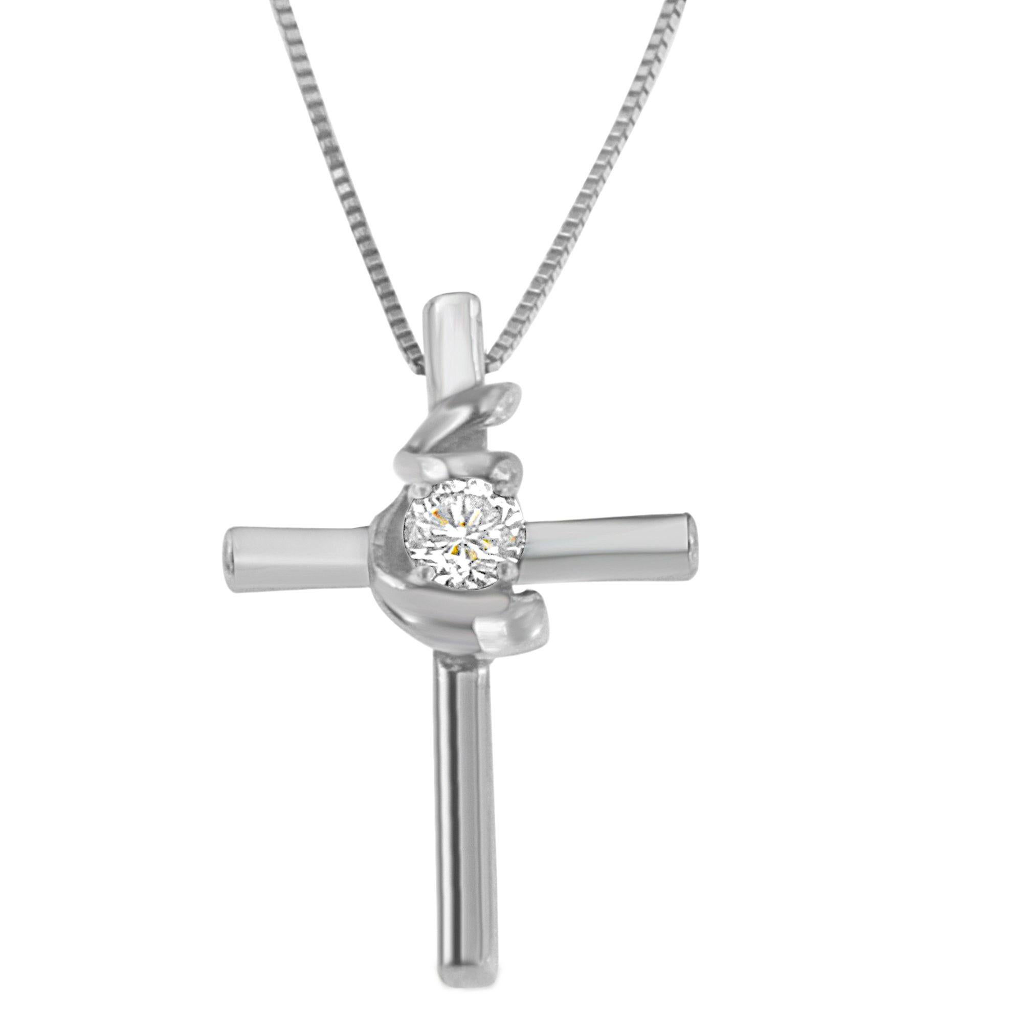 .925 Sterling Silver Prong Set Solitaire Diamond Accent Cross Pendant Necklace In New Condition For Sale In New York, NY