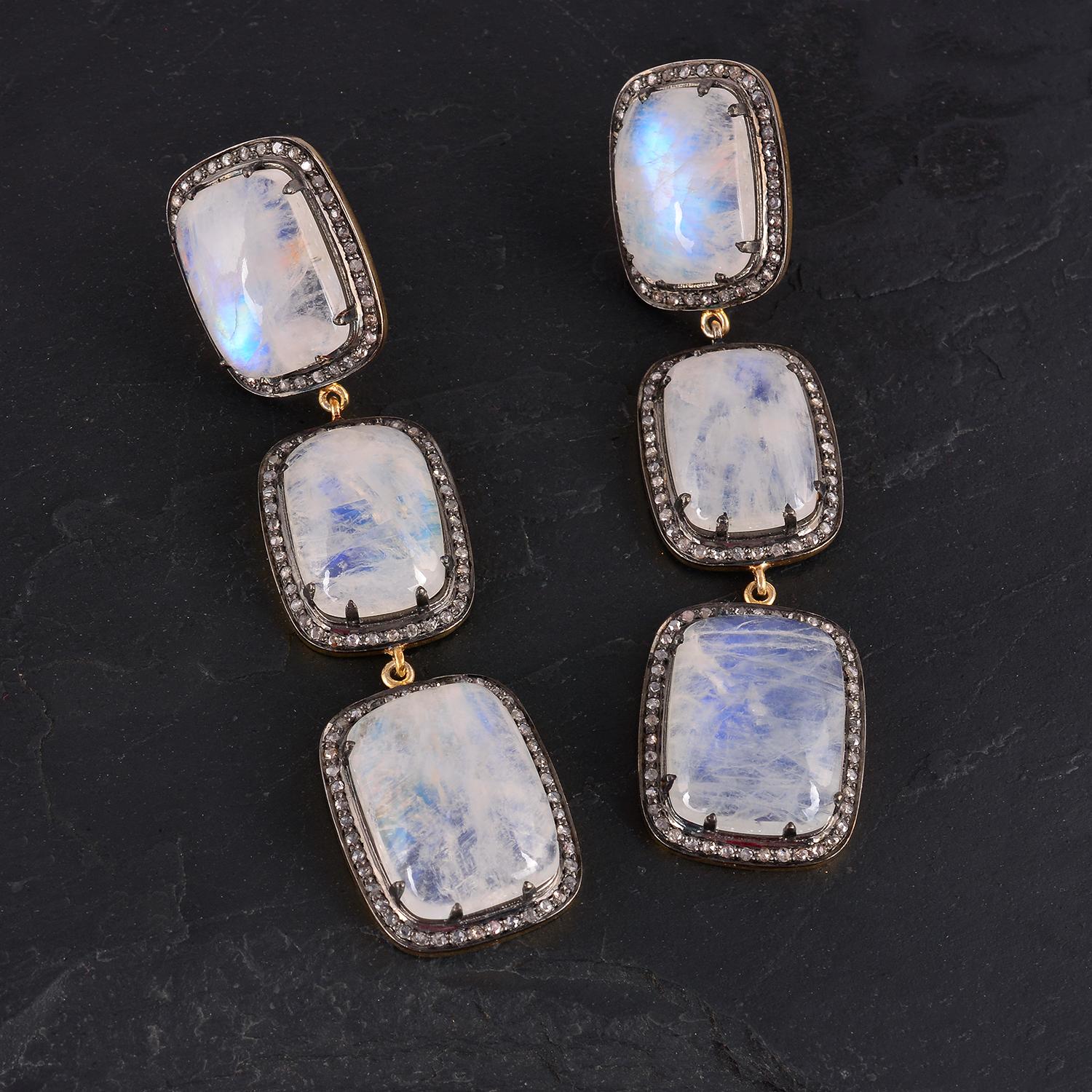 Total Gross weight of the earring worth 34.74 grams Gold with 0.29 grams and 925 sterling silver with 18.724 grams.
Rainbow moonstone is thought to bring balance, harmony and hope while enhancing creativity, compassion, endurance and inner