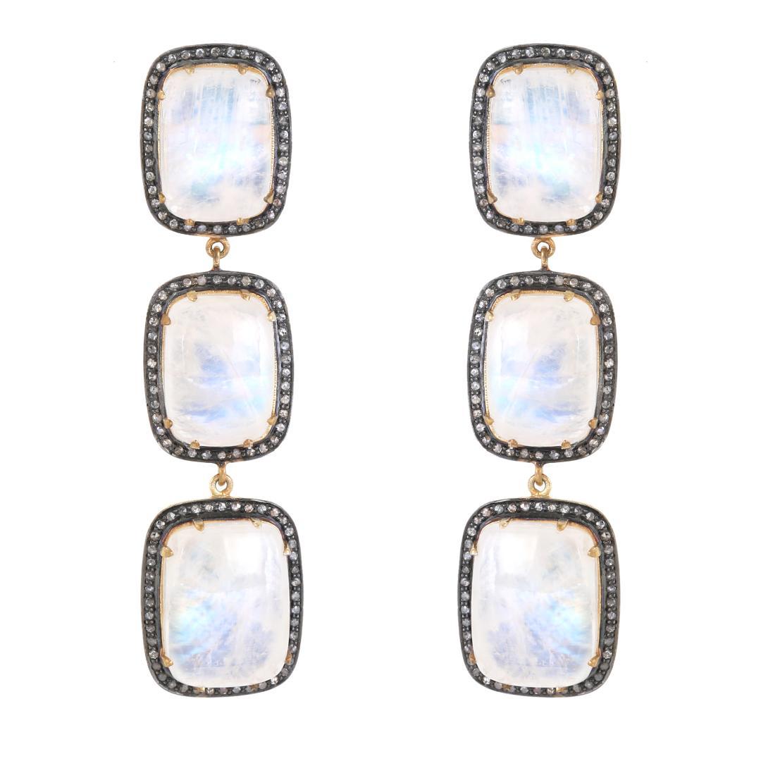 925 Sterling Silver Push Back Earrings with 76.85 Carat Rainbow Moonstone In New Condition In jaipur, IN