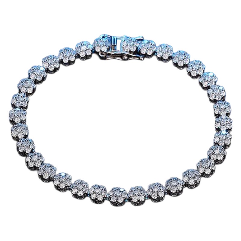 925 Sterling Silver Tiny Flower Styled Bracelet Beautiful Moissanite Bracelet. For Sale