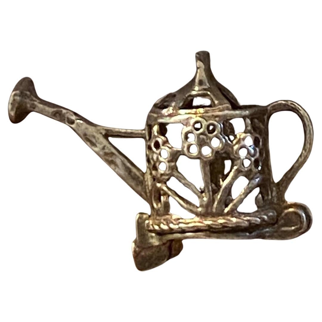 925 Sterling Silber Gießkanne Charme (Anhänger) Öffnung zu offenbaren Daisy Blume im Angebot