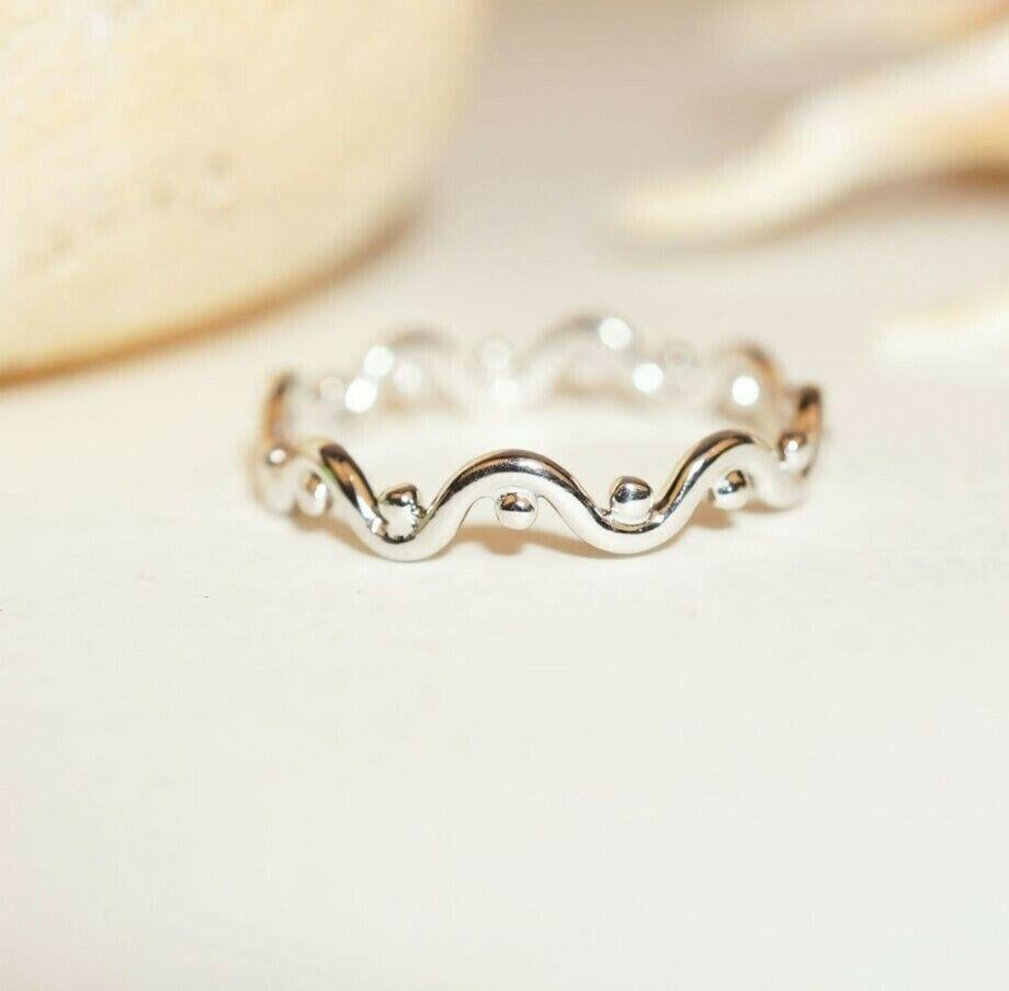 925 Sterling Silver Wavy Sea Shore Minimalist Ring Knuckle Ring Valentines Ring. For Sale 2