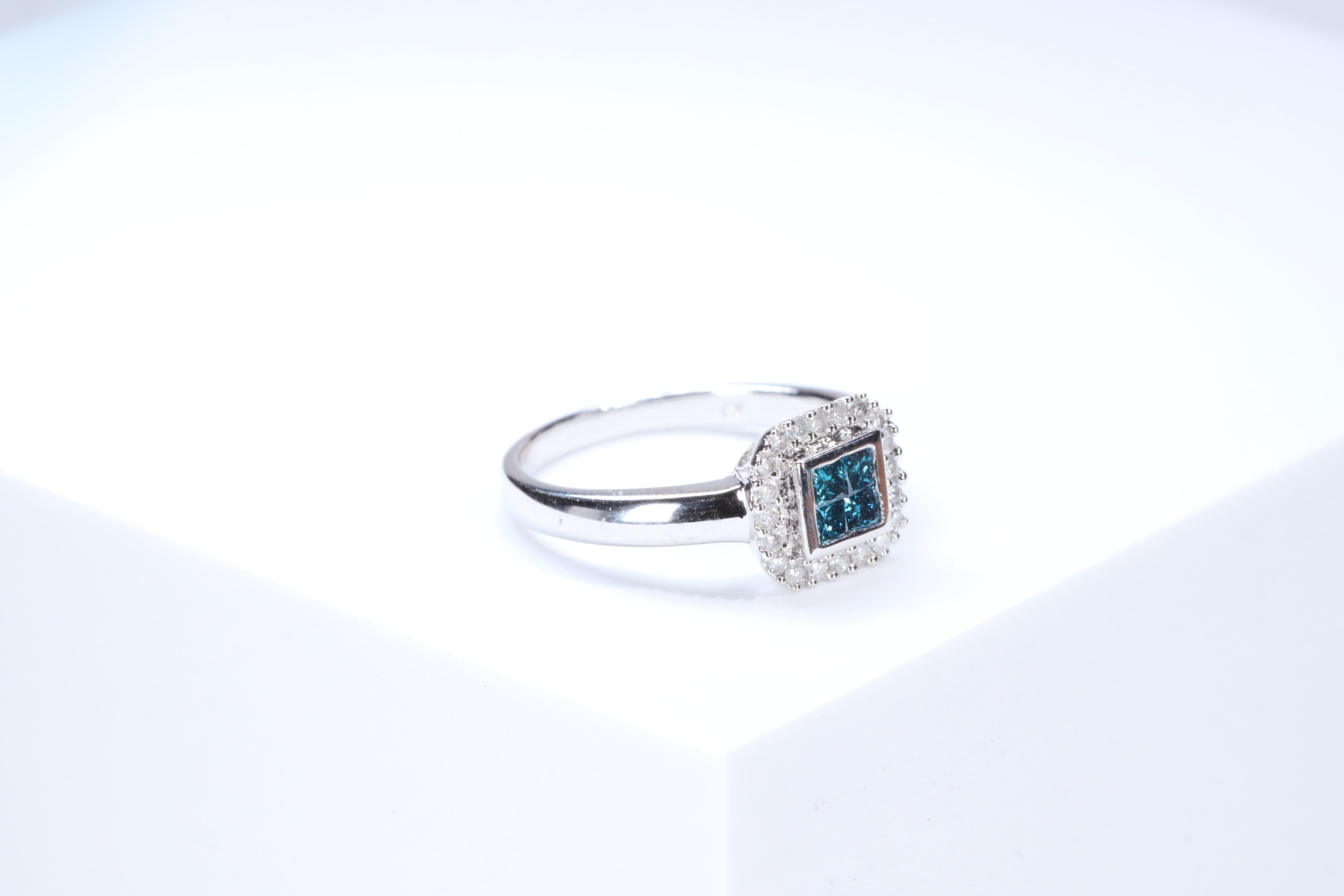 Art Deco Classic 925 Sterling Silver Studded with Blue and White Diamond Ring