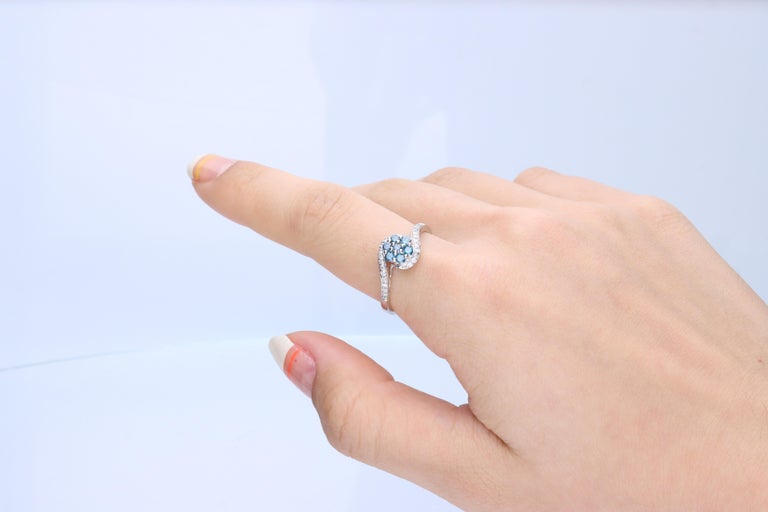 Round Cut Classic 925 Sterling Silver Studded with Blue and White Diamond Ring For Sale