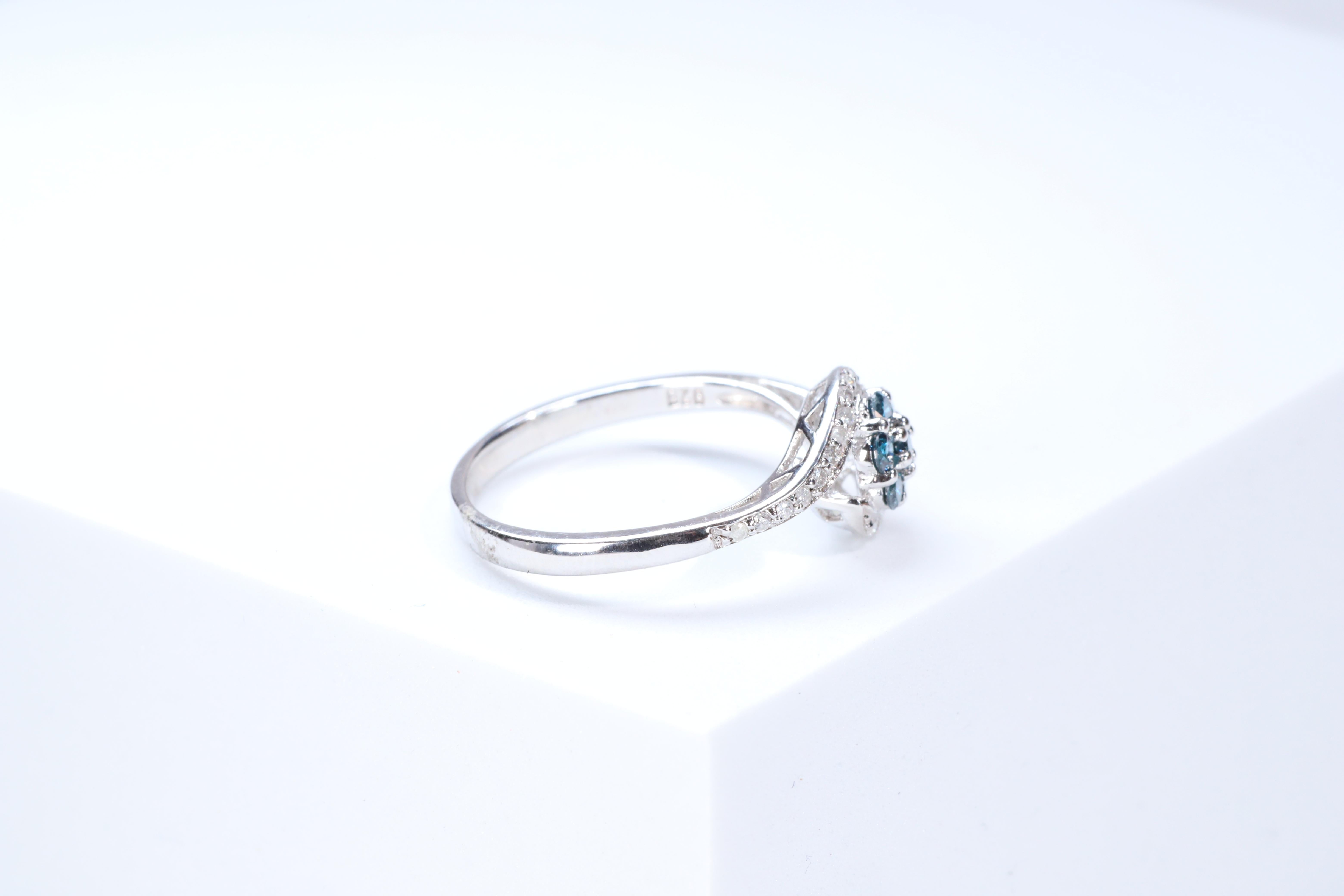 Classic 925 Sterling Silver Studded with Blue and White Diamond Ring In New Condition In New York, NY