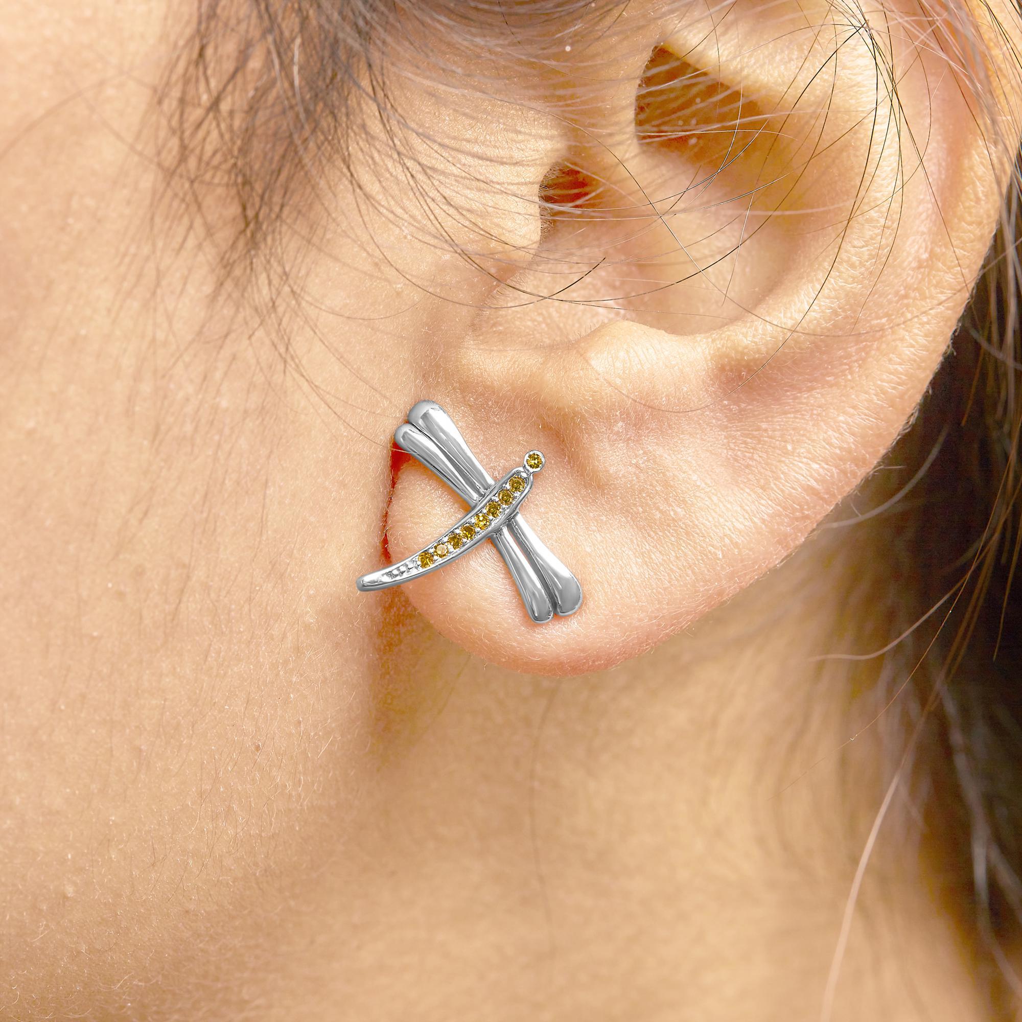 Taglio rotondo Orecchini a perno a forma di libellula in argento Sterling 925 con diamanti trattati in giallo in vendita