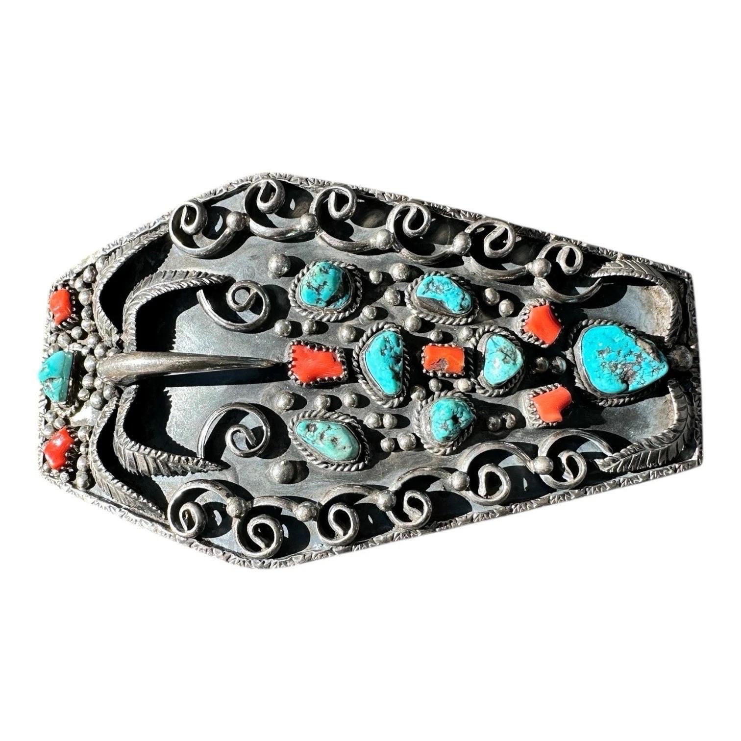One of a kind, signed Navajo belt is a buyers find.

January 4, 1976 signed by Wild Bear Bob and Thunder Bolt This unique buckle was commissioned, To Margaret (you can have your jeweler take this off, or leave it on)Dimensions 6