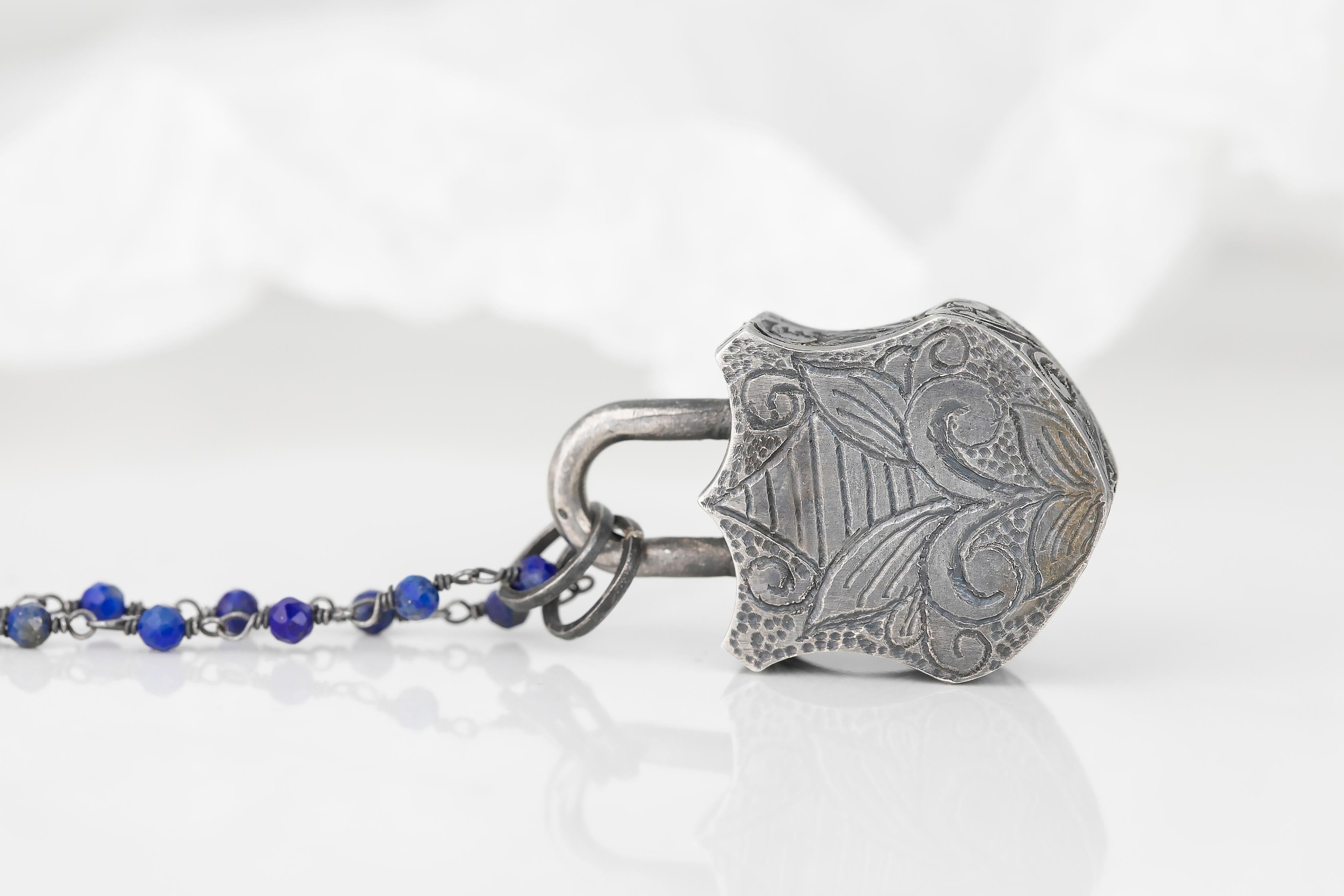 925 Karat Silber und Lapis Stein geschnitzt Elefant Topas Halskette mit 0,45 Karat Diamant im Angebot 1