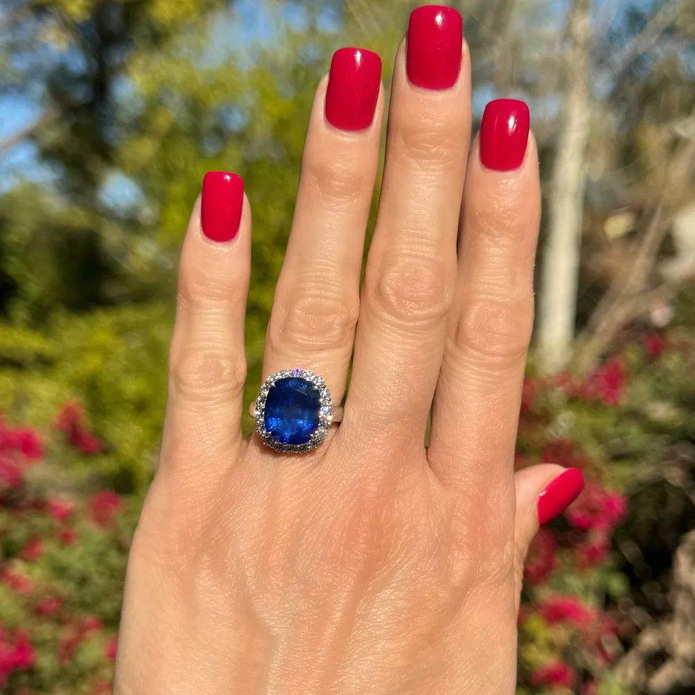Modernist 9.26 Carat Cushion Deep Blue Sapphire GIA and Diamond Platinum Statement Ring For Sale