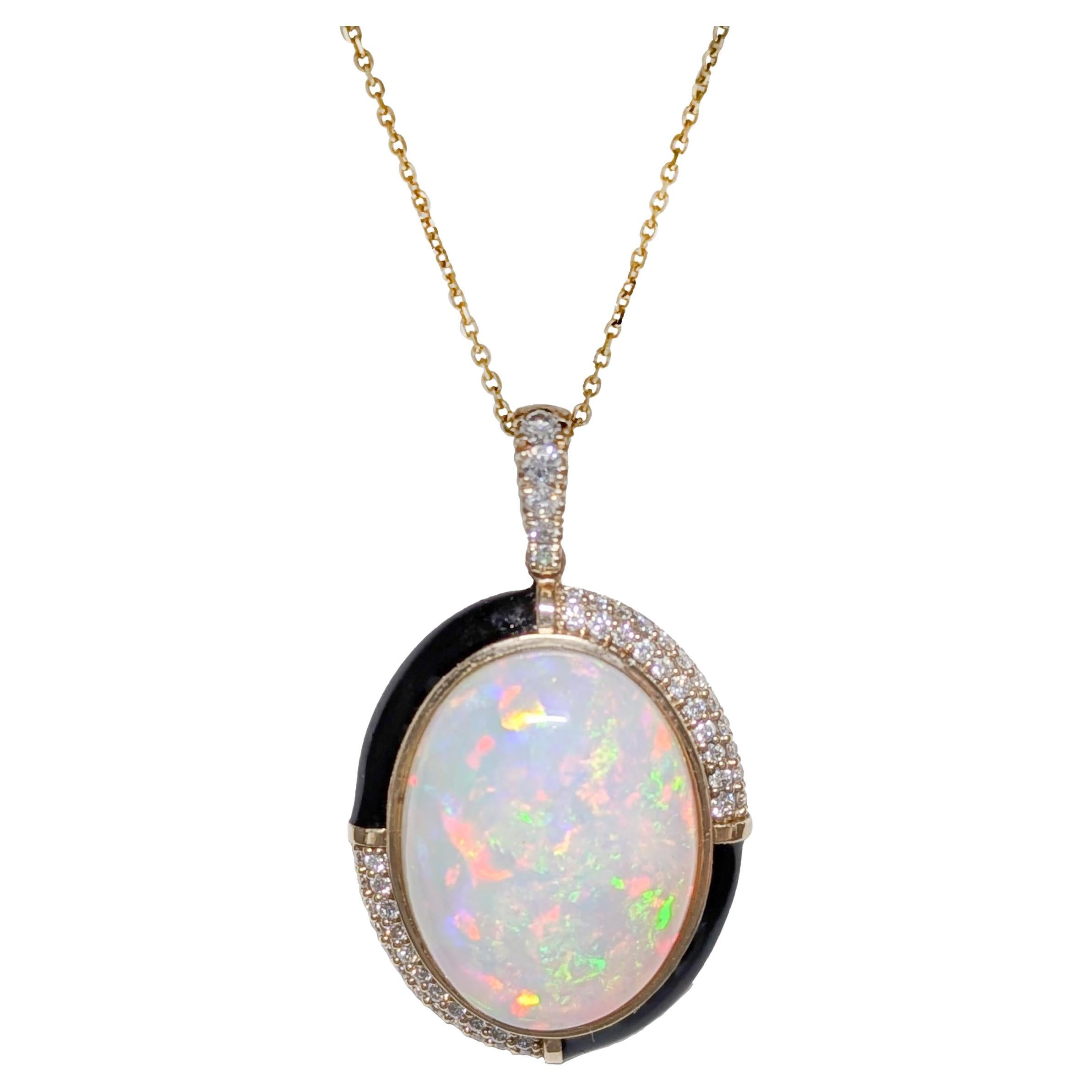 9,26 Karat Opal-Anhänger mit Steinmetz-Diamant-Akzenten aus 14K Massivgold
