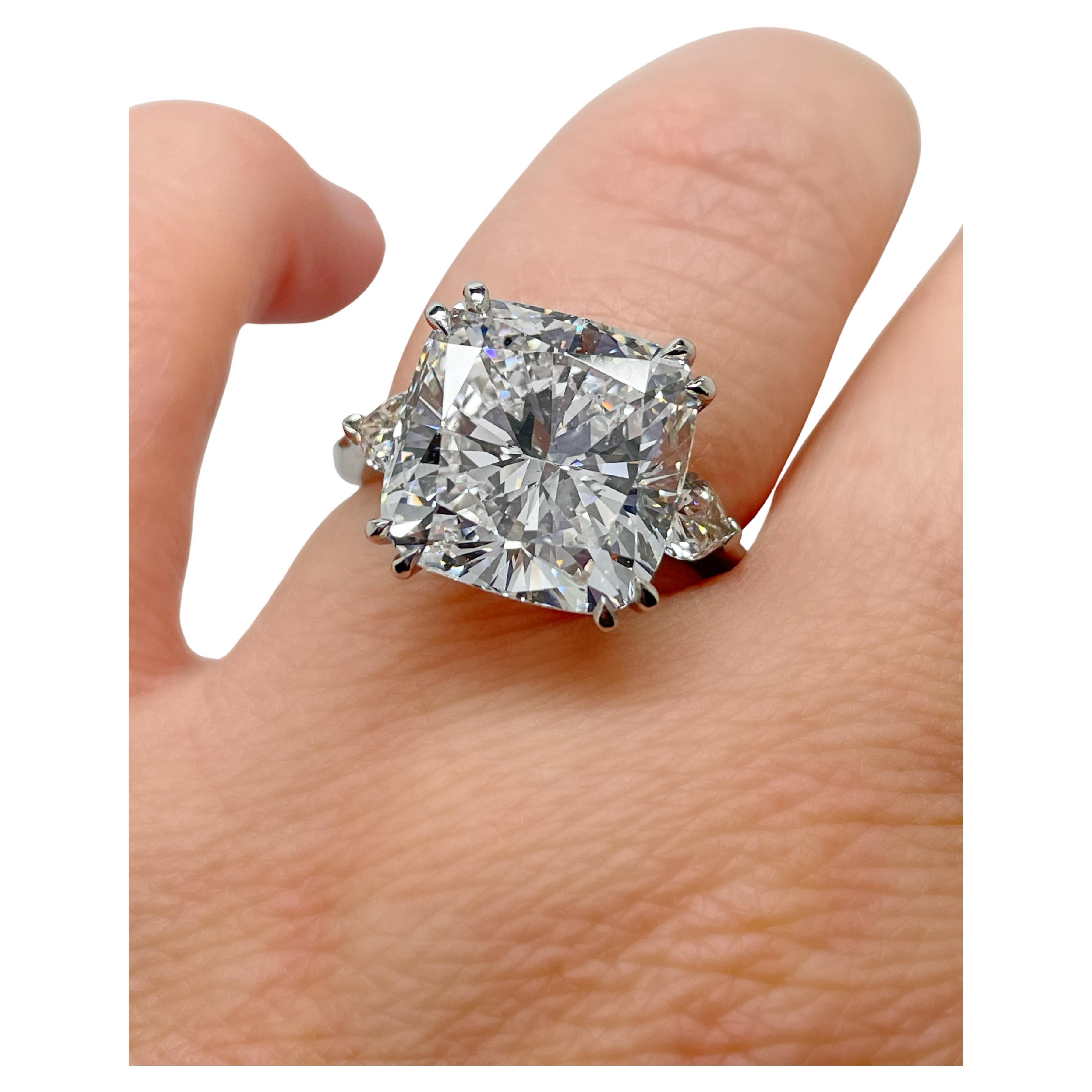 9.27 Karat Diamant-Verlobungsring im Kissenschliff