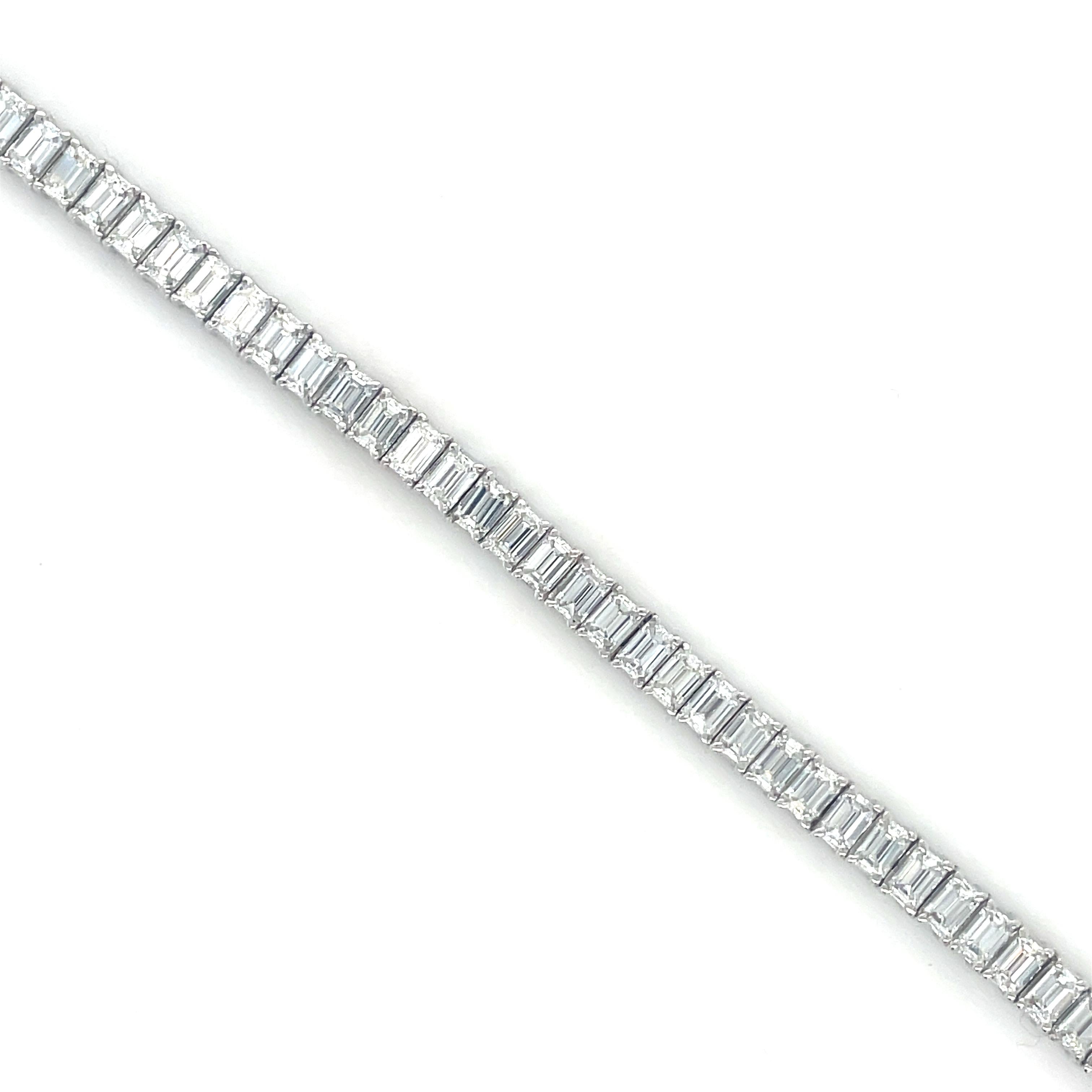 Taglio smeraldo Bracciale tennis con diamanti taglio smeraldo da 9,27 carati in vendita