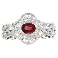 9,27 carats de tourmaline et 6,62 carats de diamants blancs