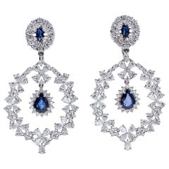 Pendants d'oreilles en or blanc 18 carats, saphirs bleus et diamants de 9,28 carats