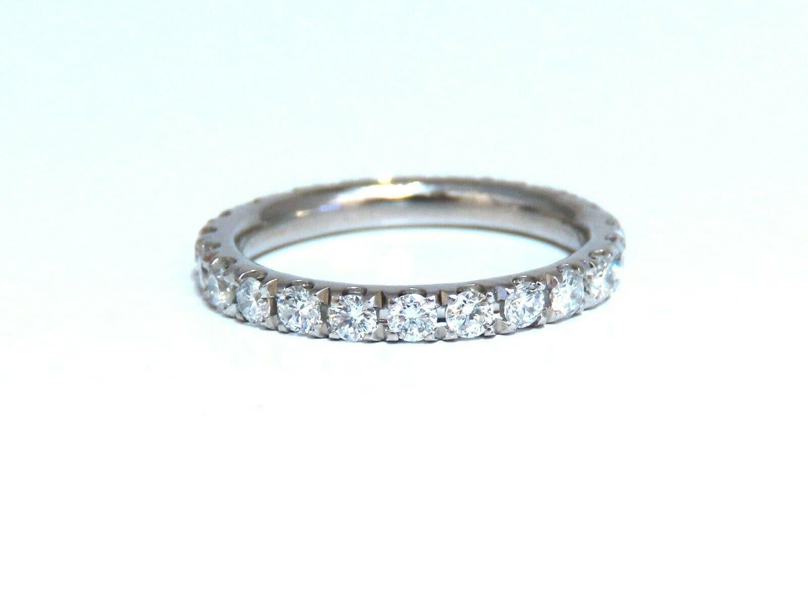 .92 Carat Natural Round Diamonds Eternity Ring Sharing Prong In New Condition For Sale In New York, NY