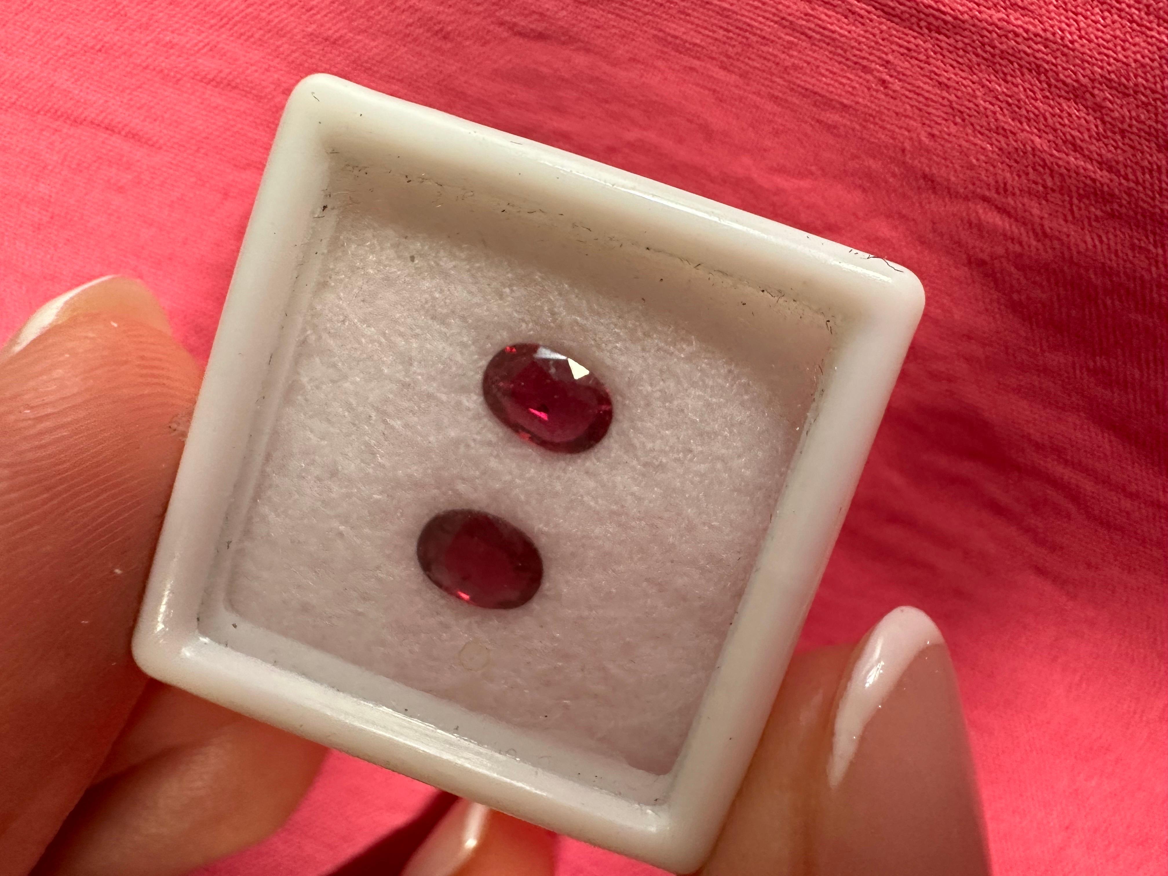 9.2mmx7mm Oval ruby pair natural and untreated In New Condition For Sale In Jupiter, FL