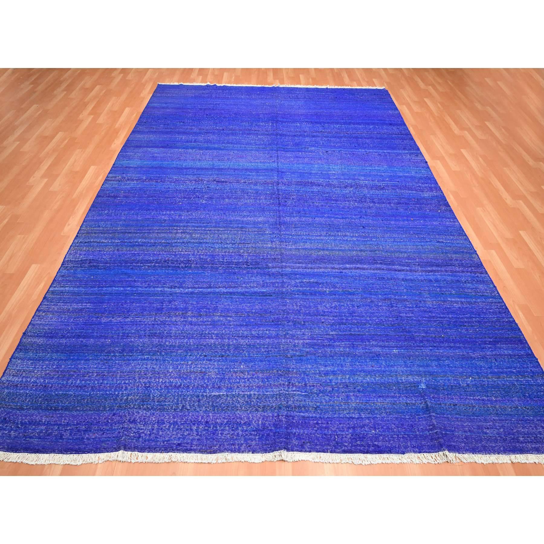 Bleu amiral, Sari Silk, Plain Design, Flat Weave Kilim, Hand Woven, Oriental Rug
Matières premières : Soie Sari
Latex : Pas de poils 
hauteur : 0,25 pouces
Style : Traditionnel
Couleur primaire : bleu
Couleurs secondaires : Aucune
Modèle : Oriental