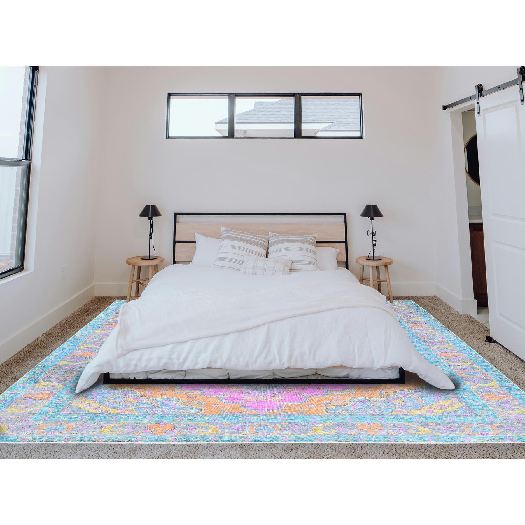 Fuscia Pink, Gemaltes Vintage Persisch Tabriz, Colorfest, Dünn geschnitten, Gleichmäßig abgenutzt, Null Flor, Seiten und Enden professionell gesichert, Handgeknüpft, 100% Wolle, Orientteppich
Primäre MATERIALIEN: Wolle
Latex: Kein Flor 
Höhe: 0,25