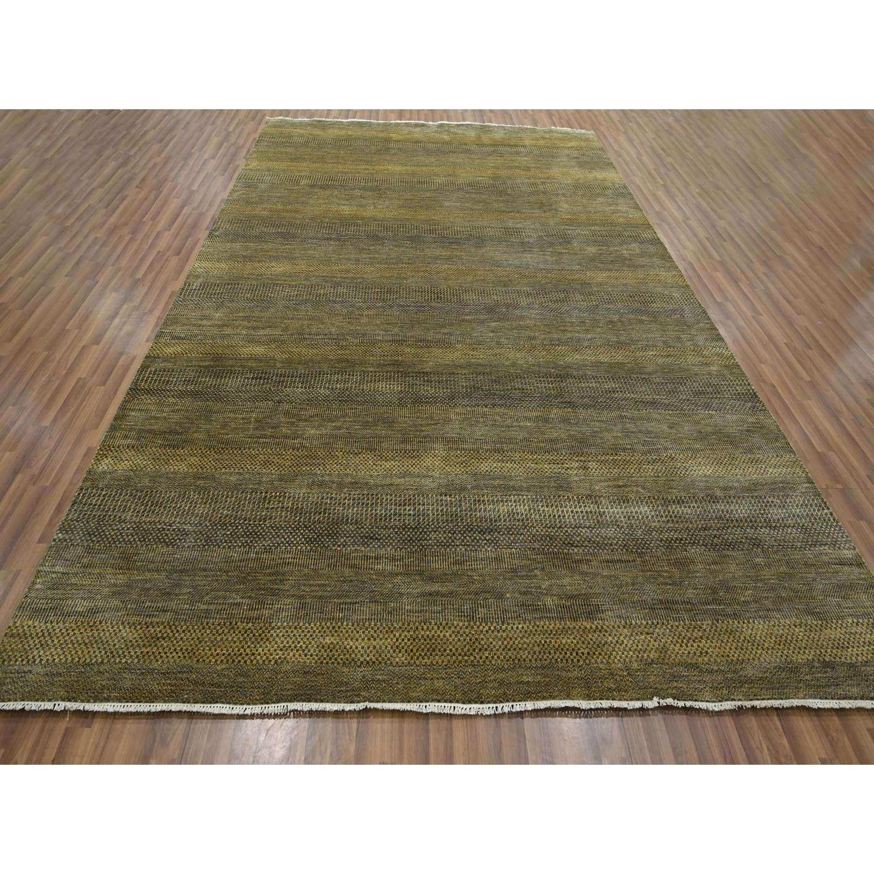 Marrón hueso, Diseño moderno de hierba, Anudada a mano, Sin bordes, Tejido más denso, Tono sobre tono, Lana y seda, Exuberante y afelpada, Alfombra oriental
Materiales primarios: Lana y seda
Látex: Sin pelo 
altura: 0,25 Pulgadas
Estilo: