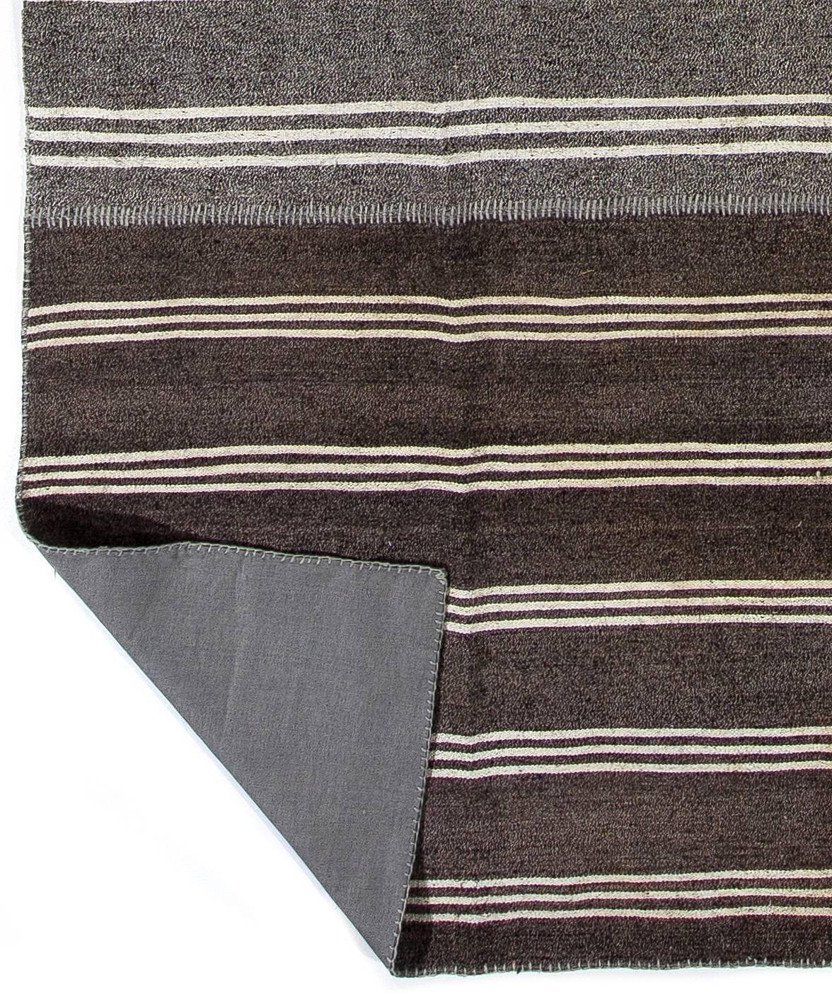 Tissé à la main 9.2x15 Ft Vintage Hand-Woven Turkish Large Kilim, Striped Flat-Weave Rug en vente