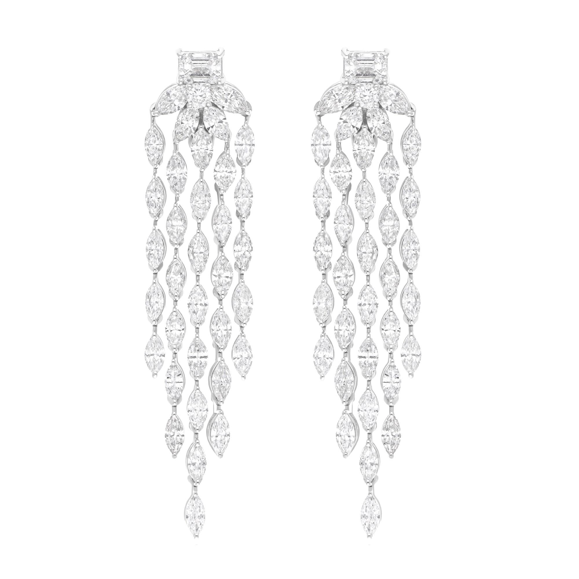 Coulées dans de l'or 18 carats, ces boucles d'oreilles exquises sont serties de 9,32 carats de diamants étincelants.

Suivez la vitrine de Spectrum Jewels pour découvrir la dernière collection et les pièces exclusives. Spectrum Jewels est fièrement