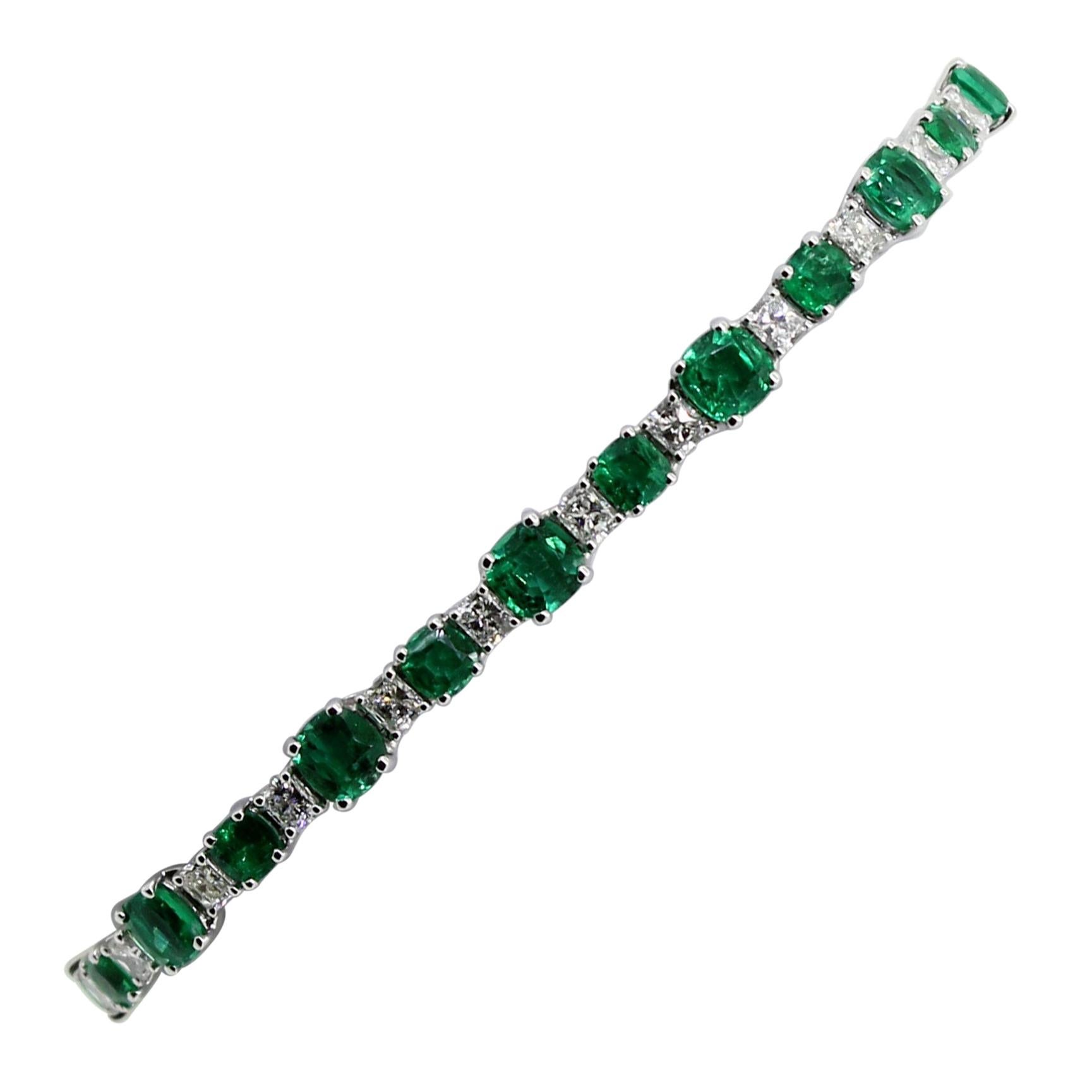 9.30 Carat Cushion Emerald and White Diamond Tennis Bracelet For Sale