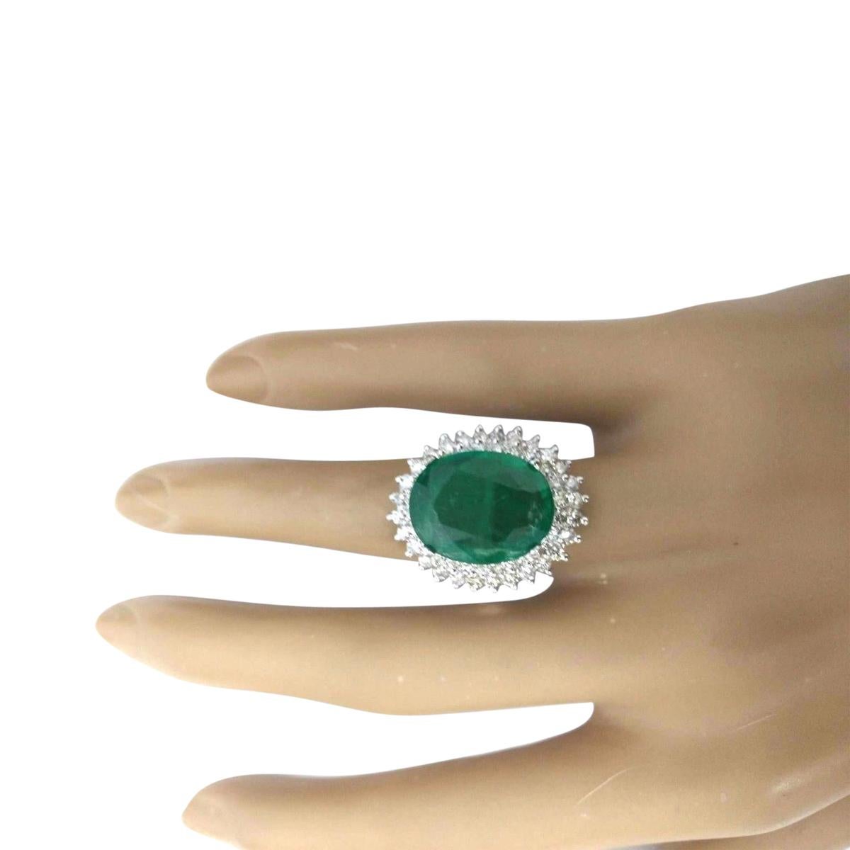 Gorgeous Natural Emerald Diamond Ring In 14 Karat Solid White Gold  In New Condition For Sale In Los Angeles, CA