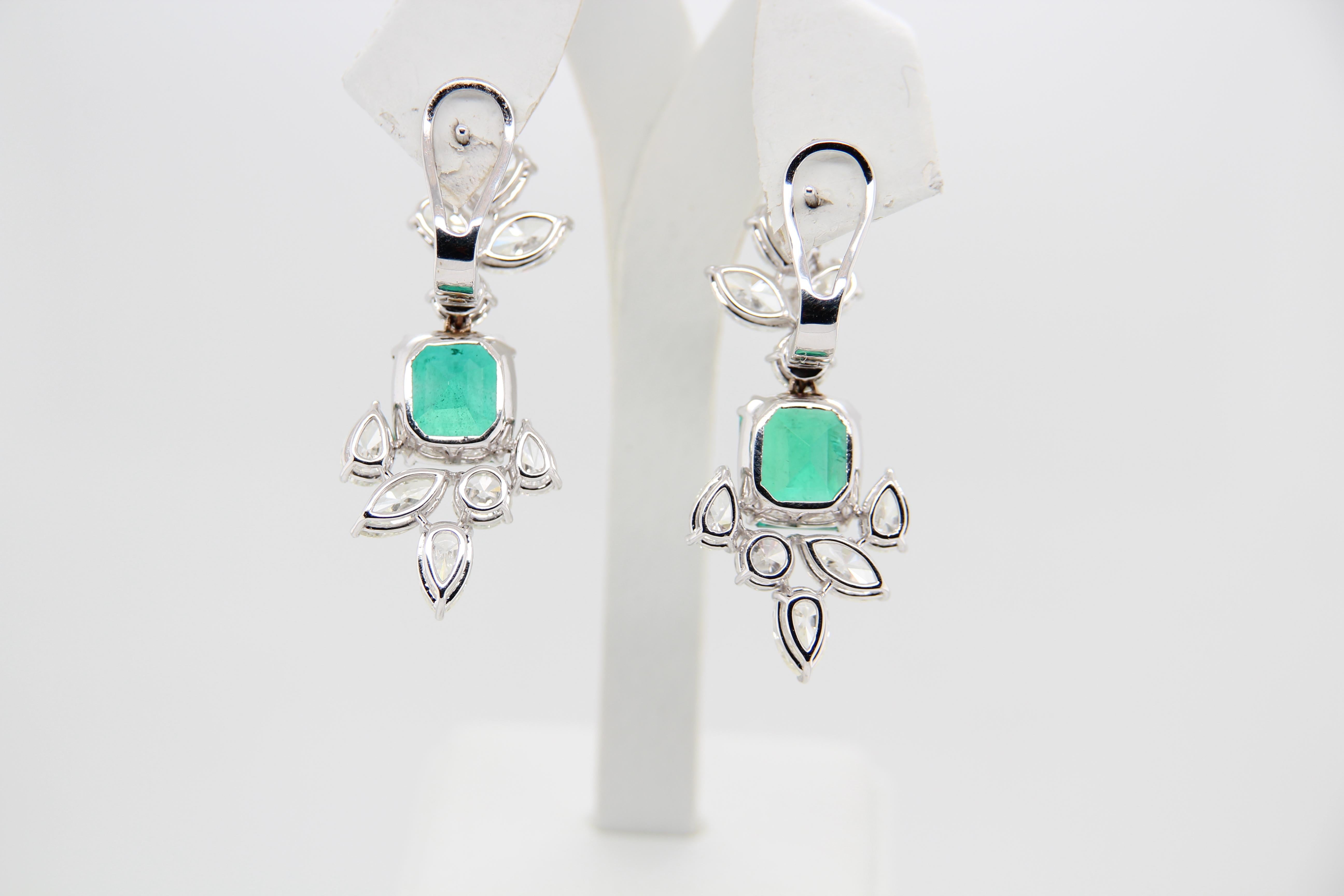 9.30 Carat Emerald and Diamond 18 Karat Gold Earring 1