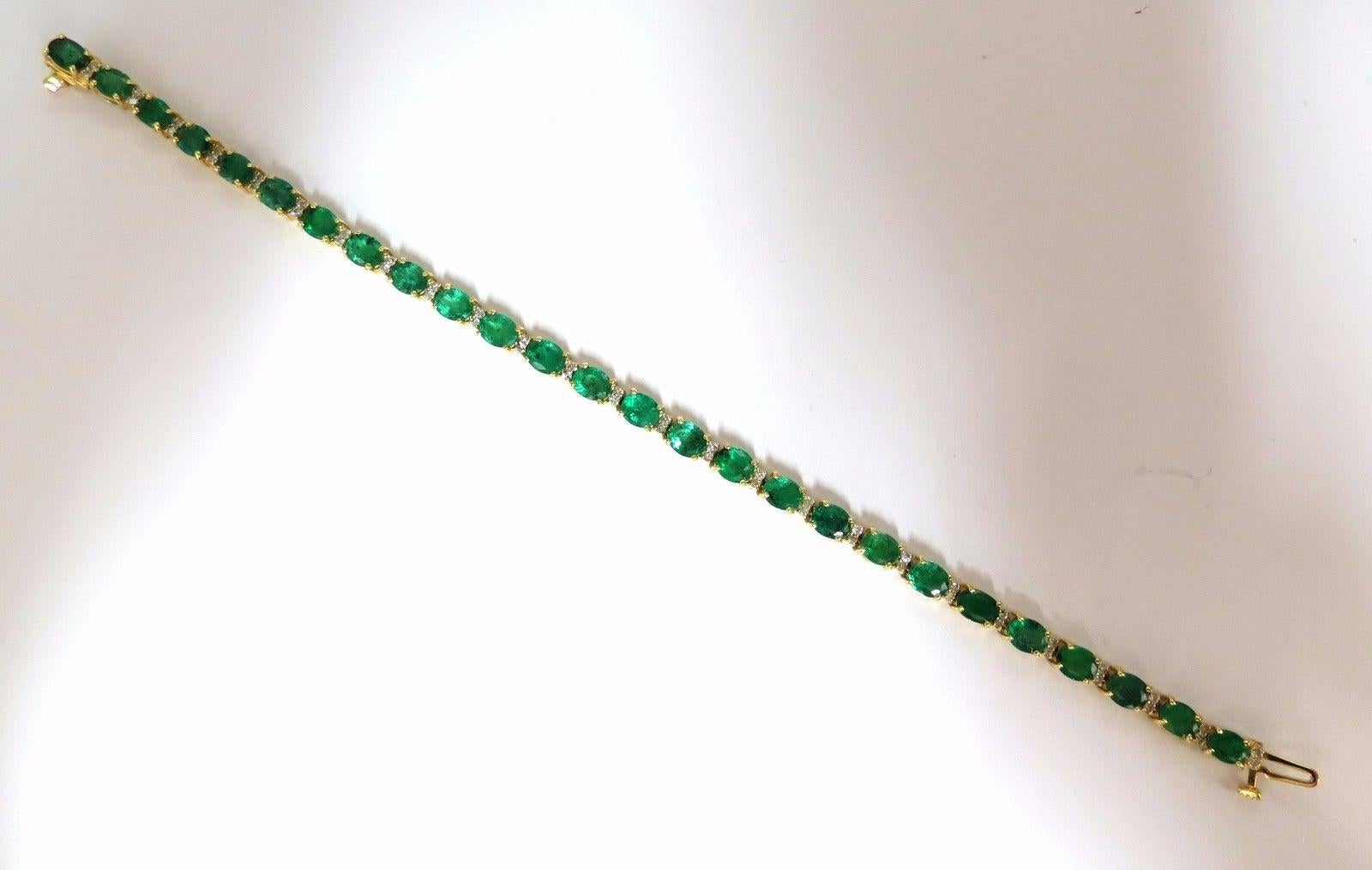 Oval Cut 9.30 Carat Green Natural Emerald Diamonds Tennis Bracelet 14 karat G/VS