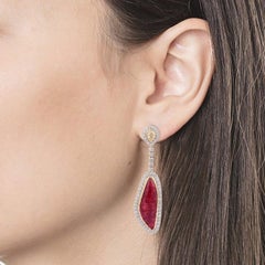 Pendientes Abstractos de Oro de 14 Kilates con Diamante Rubí de 9,30 Quilates