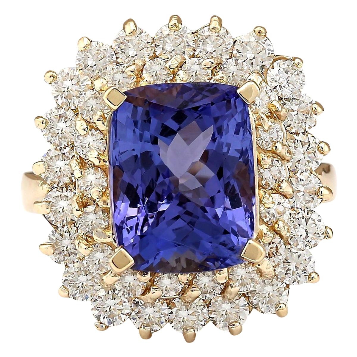 Exquisite Natural Tanzanite and Diamond Ring in 14K Yellow Gold For Sale