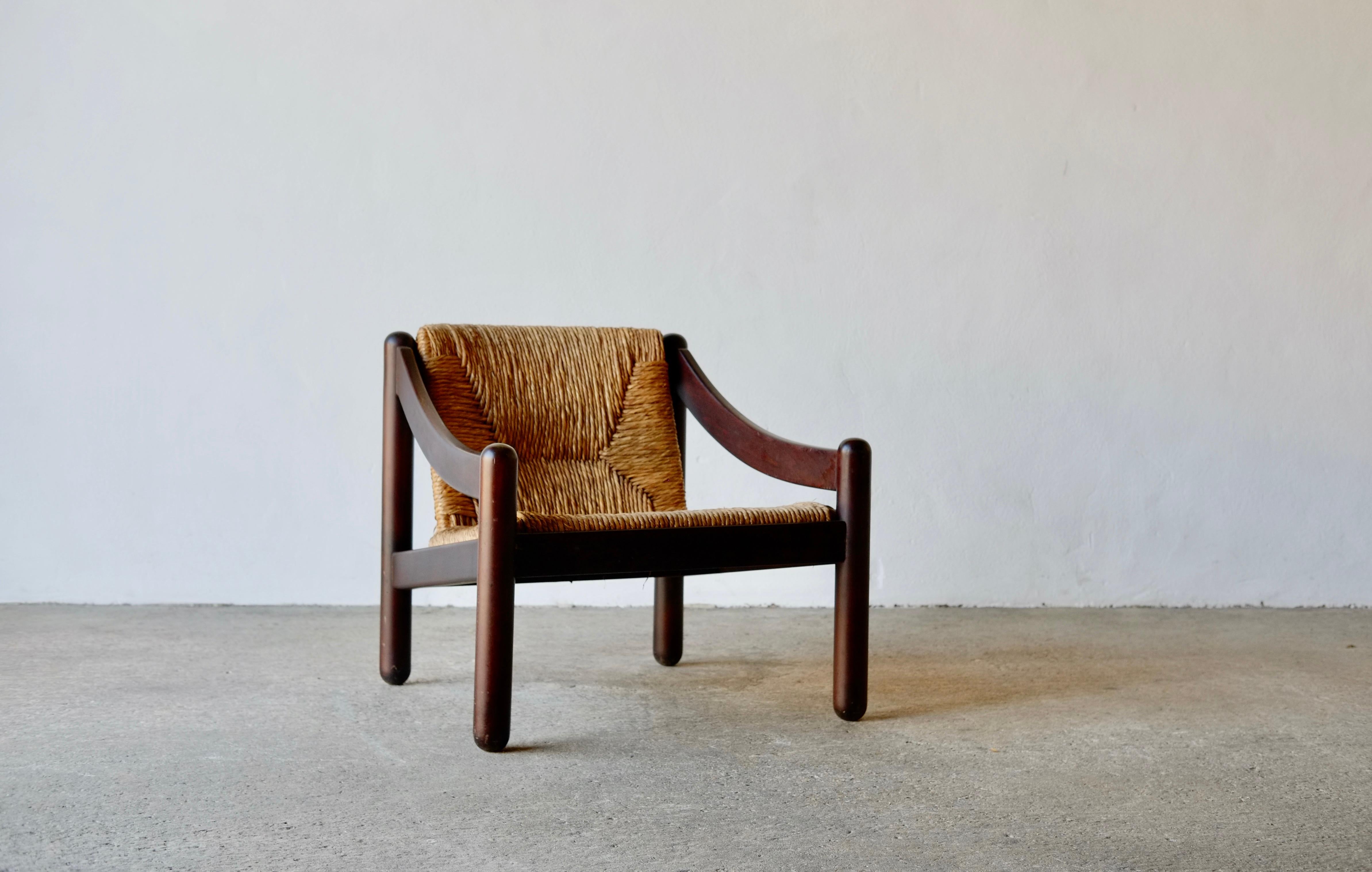 A model 930 armchair designed by Vico Magistretti as part of the Carimate range for Figli di Amedeo Cassina in 1966. The armchair is a particularly rare example of the Carimate range unlike the more common dining chairs.

Brown aniline lacquered