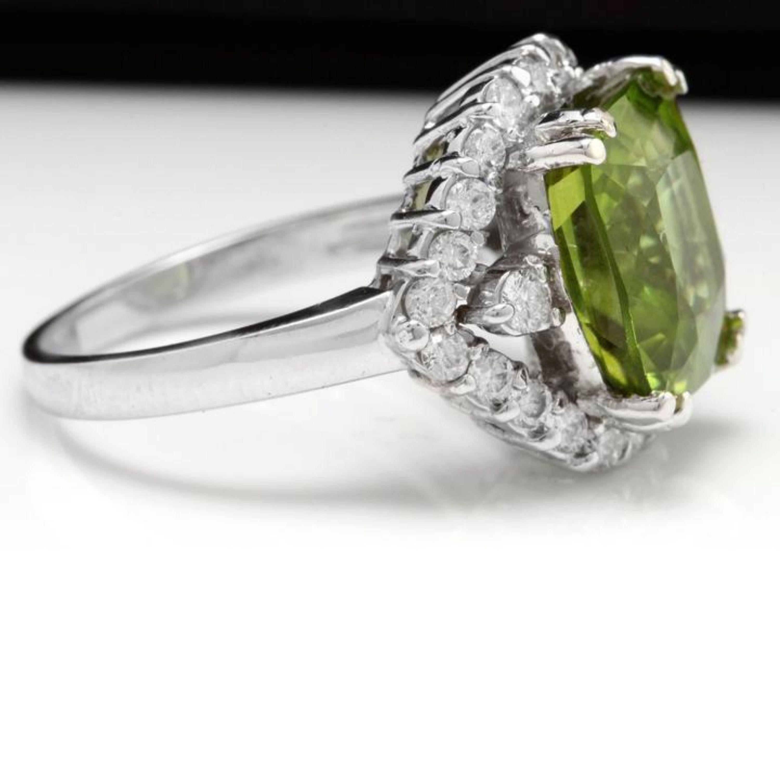 Mixed Cut 9.30 Carat Natural Very Nice Looking Peridot and Diamond 14K Solid Gold Ring For Sale