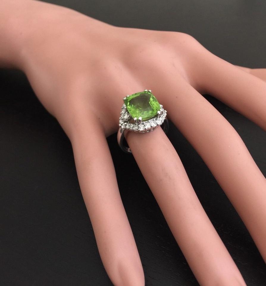 Women's 9.30 Carat Natural Very Nice Looking Peridot and Diamond 14K Solid Gold Ring For Sale