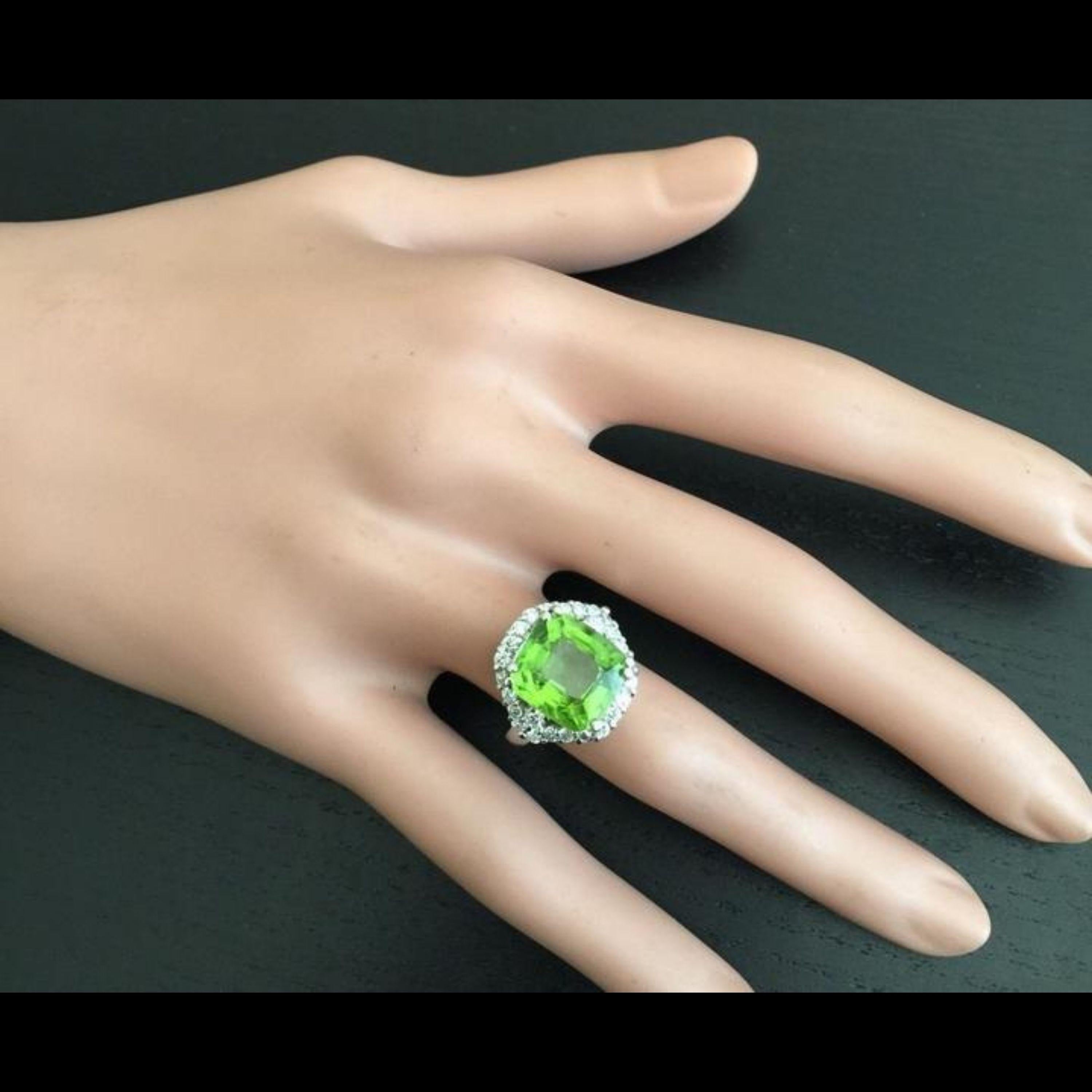 9.30 Carat Natural Very Nice Looking Peridot and Diamond 14K Solid Gold Ring For Sale 2